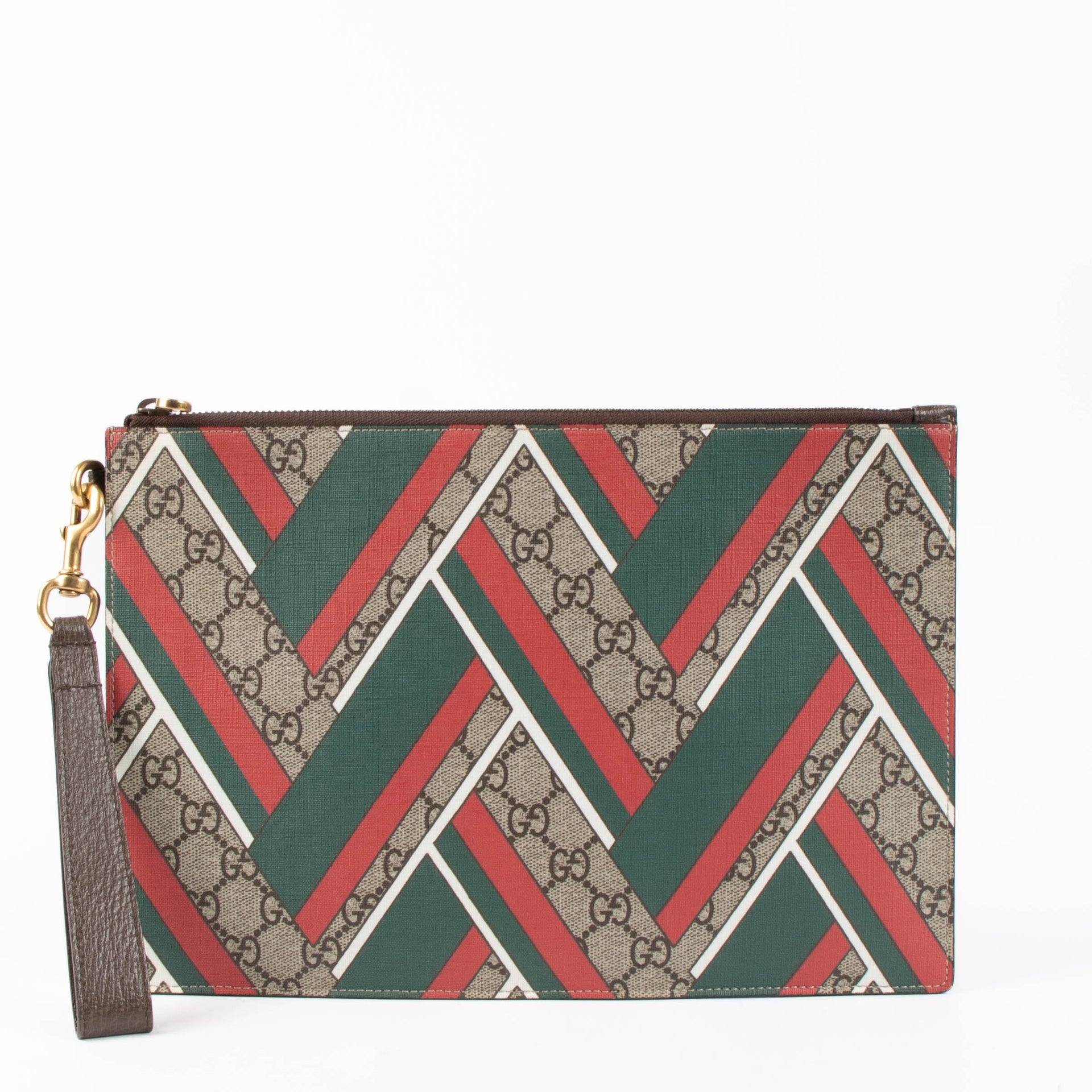 Shop the authentic Gucci GG Supreme Chevron Clutch second hand on Labellov.com