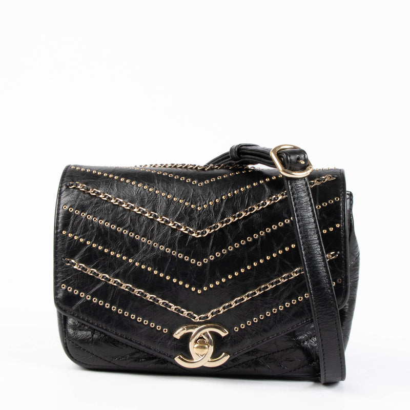 Shop this 100% authentic Delvaux Black Box Calf L'Humour Brillant MM at Labellov.com