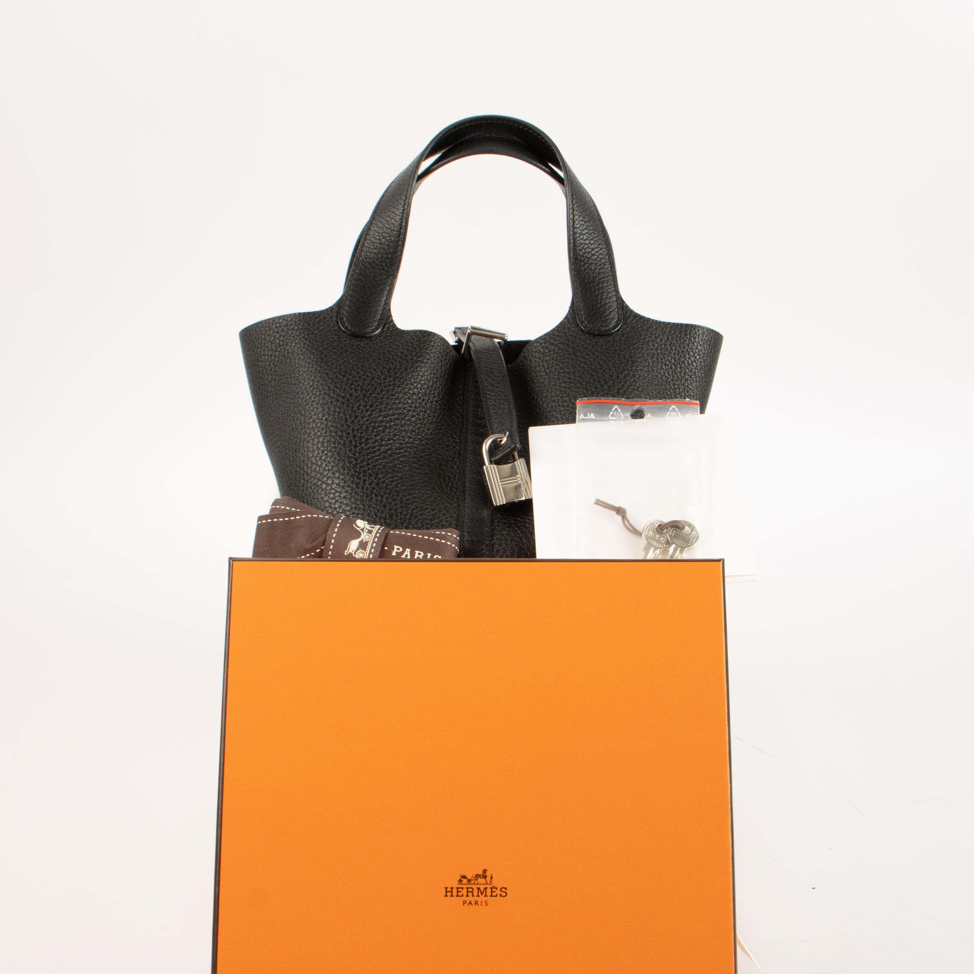 Hermès Picotin Lock 18 Black Clemence PHW – Labellov