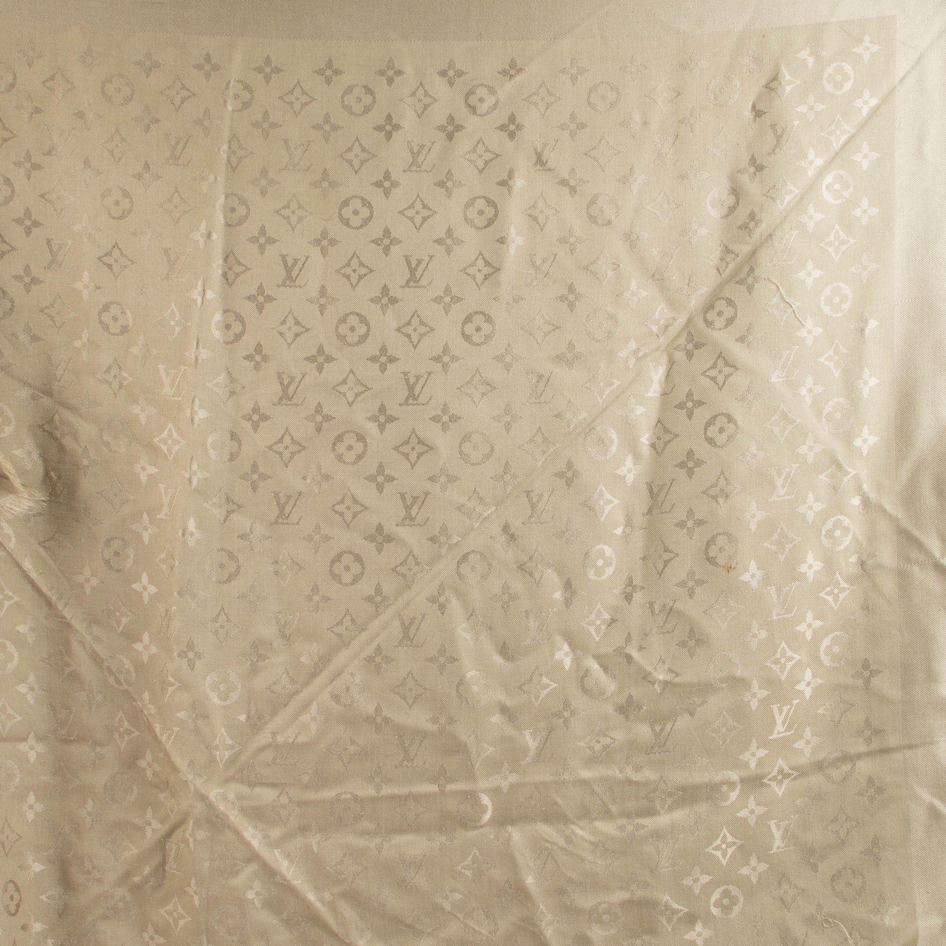 Louis Vuitton Verone Monogram Classique Shawl
