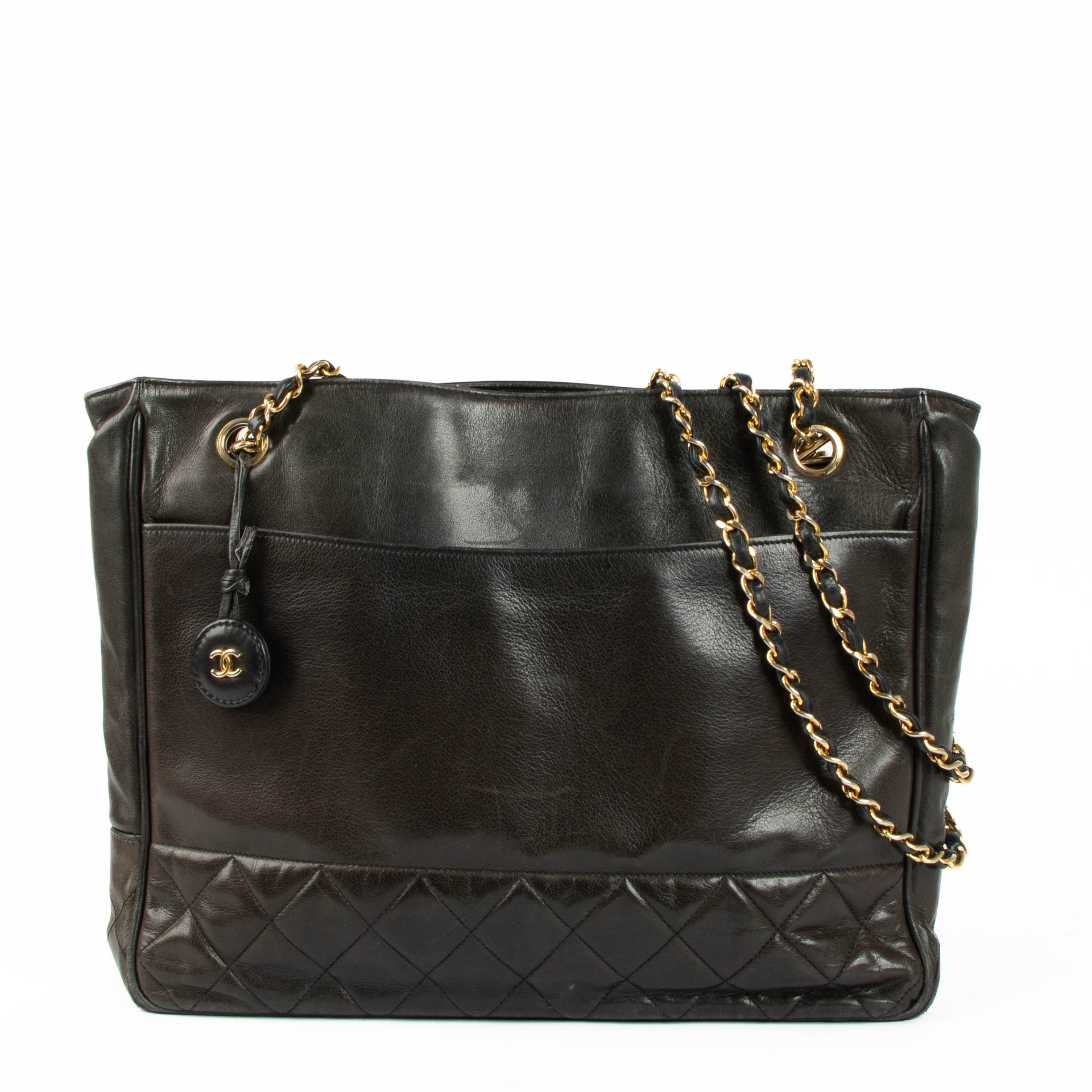 Shop the authentic Chanel Black Vintage Tote Bag pre-loved on Labellov.com