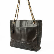 Shop the authentic Chanel Black Vintage Tote Bag pre-loved on Labellov.com