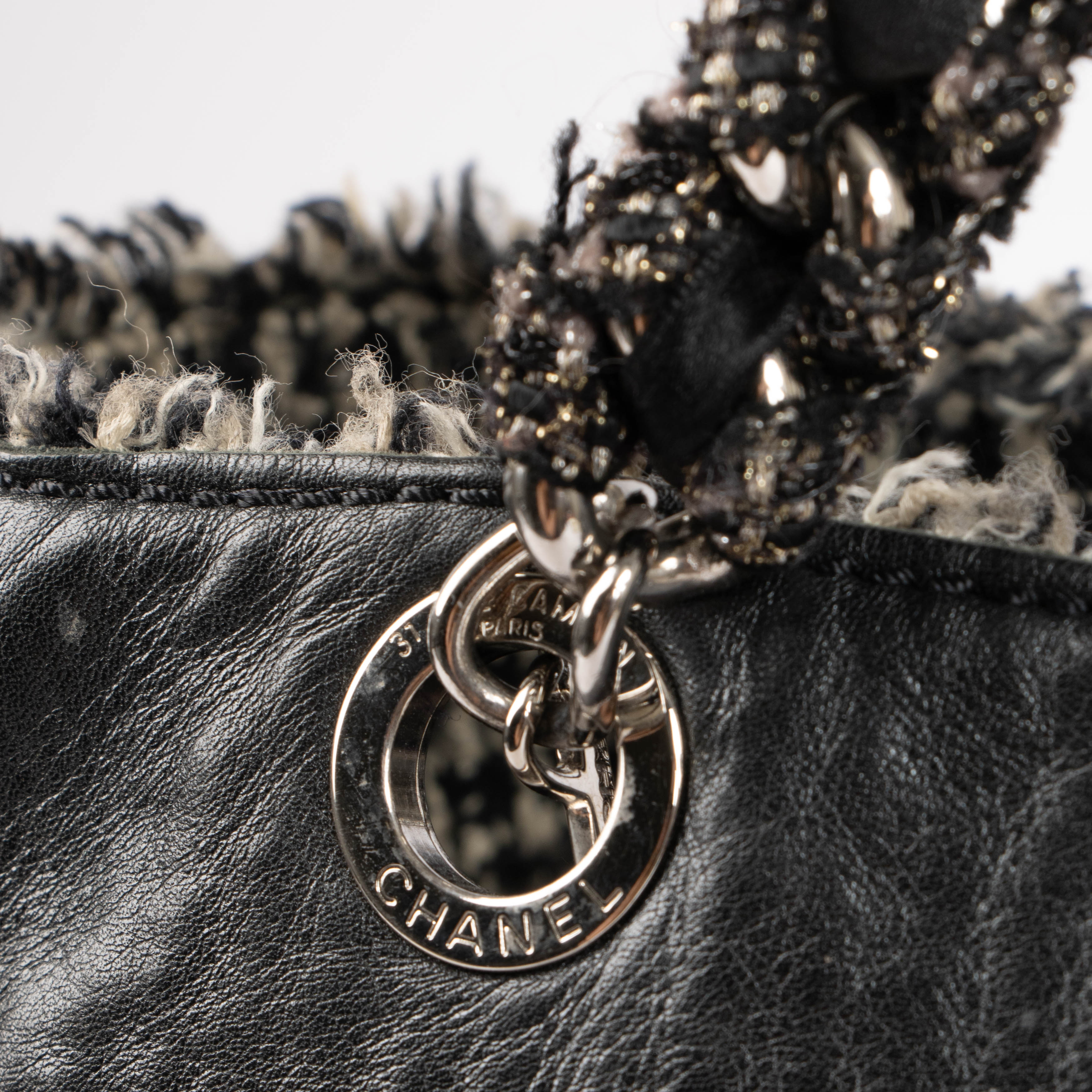 Chanel Black Calfskin Tweed Trim Tote bag – Labellov