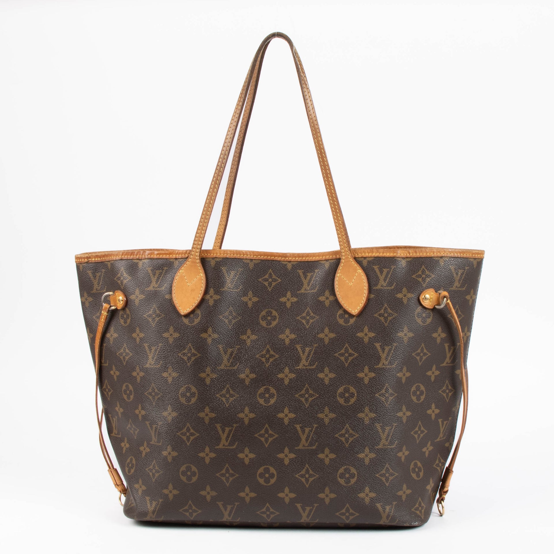 shop this authentic Louis Vuitton Monogram Neverfull MM pre-loved on Labellov.com 