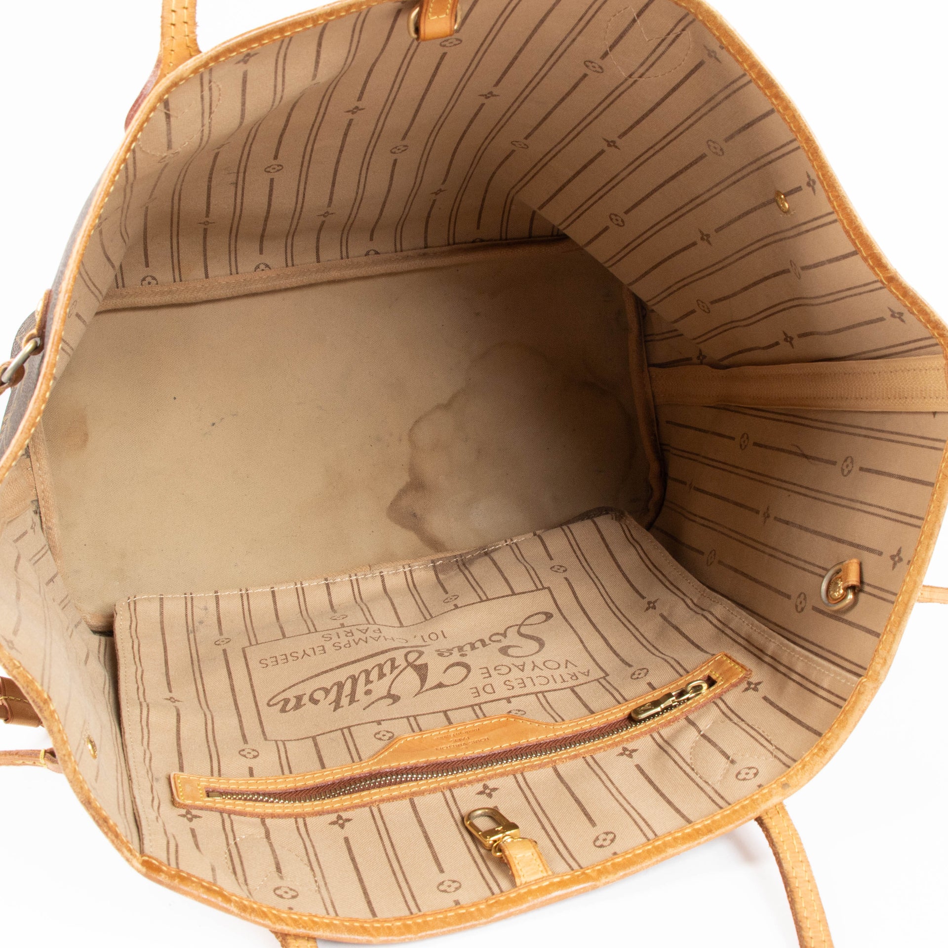 shop this authentic Louis Vuitton Monogram Neverfull MM pre-loved on Labellov.com 