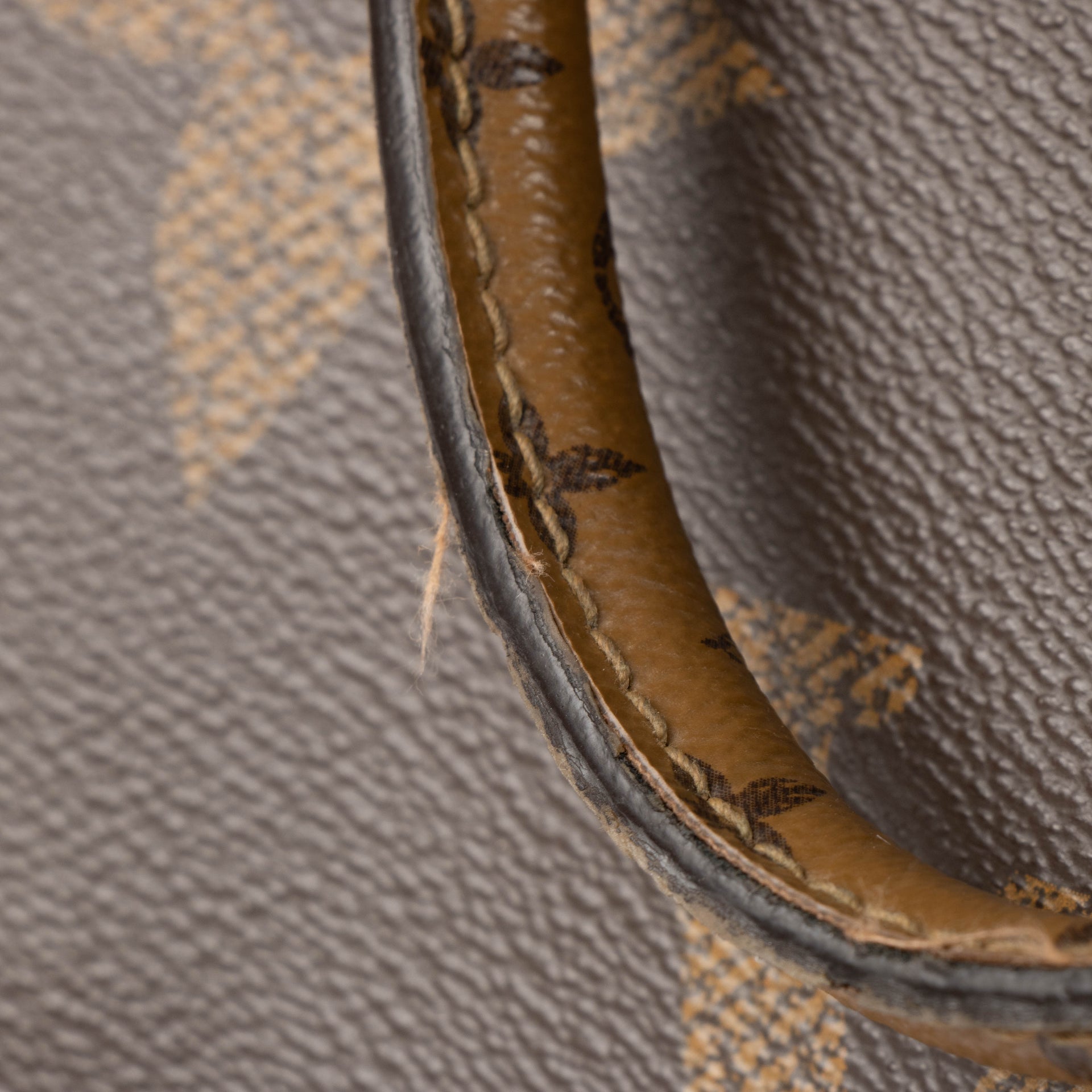 Shop this authentic Louis Vuitton Monogram Onthego GM pre-loved on Labellov.com 