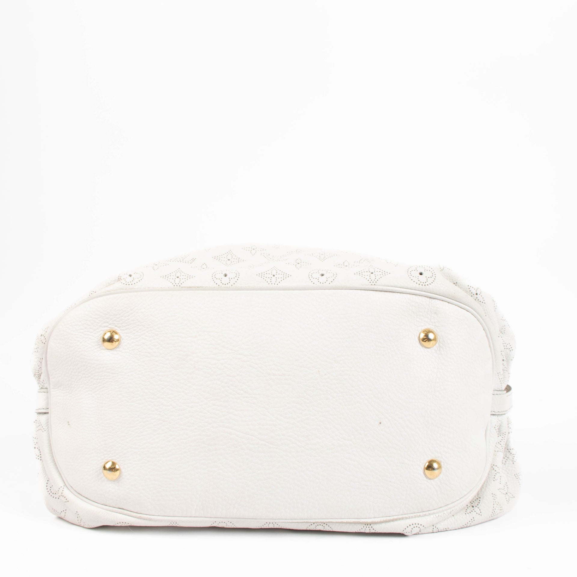 Shop this authentic Louis Vuitton White Mahina Neo L Bag pre-loved on Labellov.com 