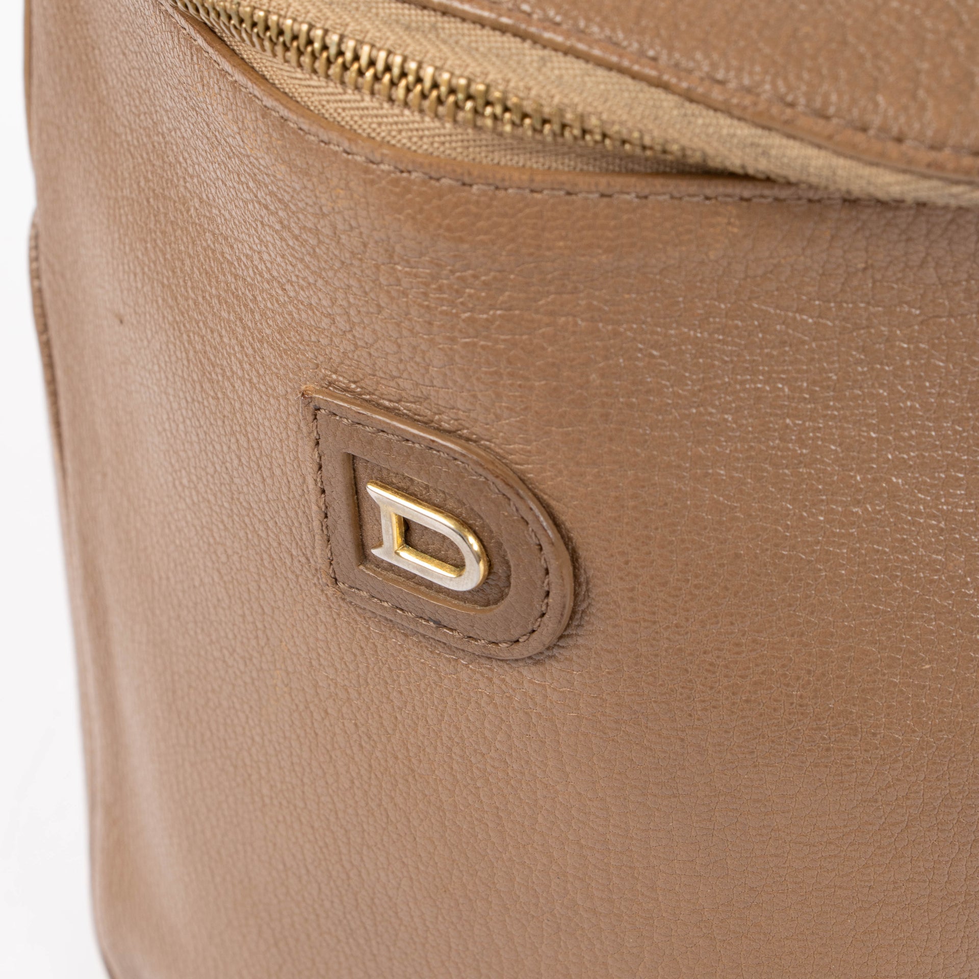 Shop this authentic Delvaux Taupe Vintage Crossbody Bag with Cardholder pre-loved on Labellov.com 
