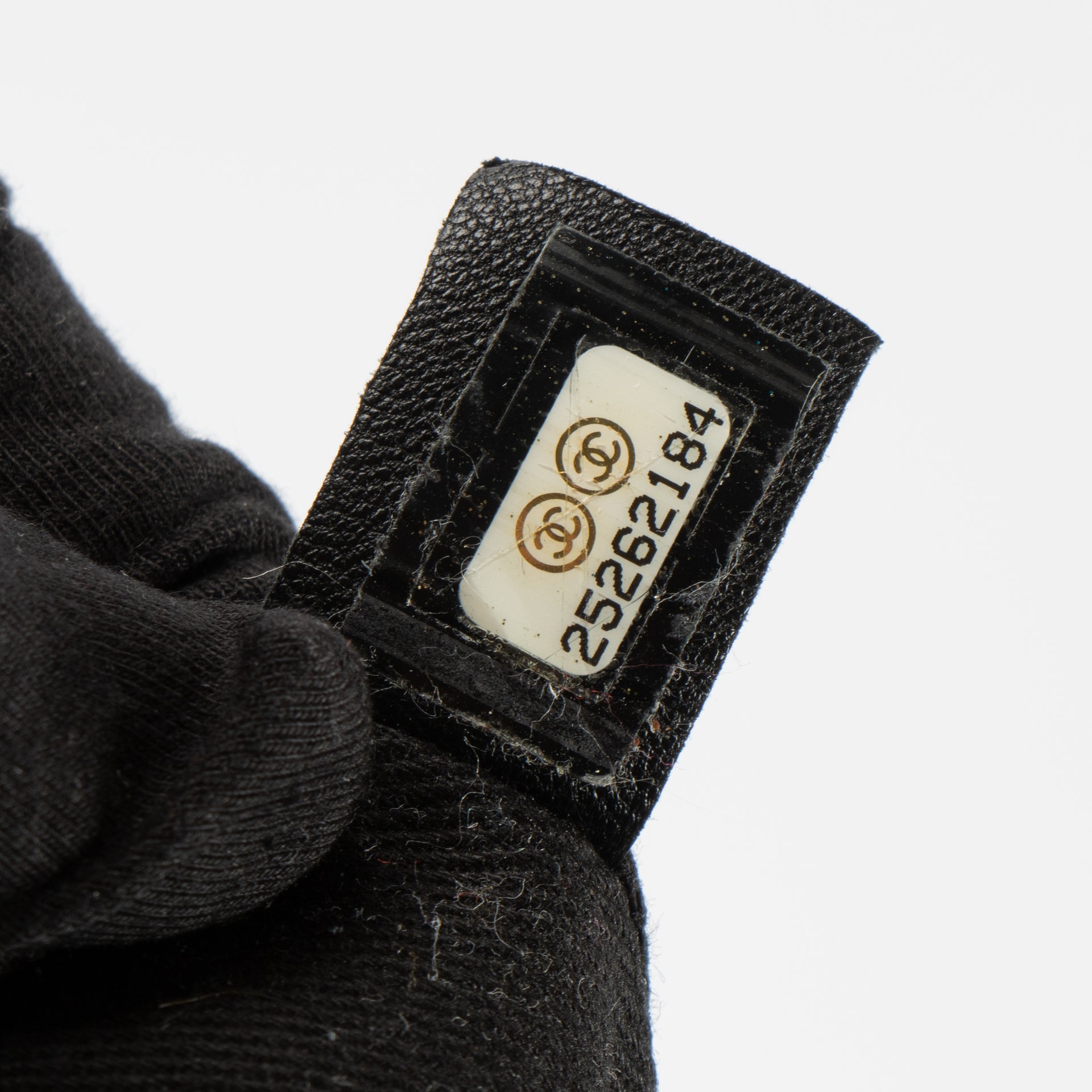 Shop the 100% authentic Chanel Black Calfskin Hobo Bag second hand on Labellov.com!