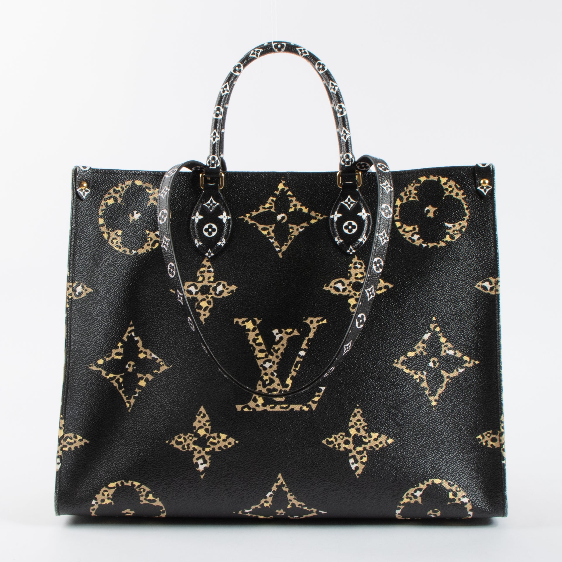 Shop the 100% authentic Louis Vuitton Monogram Jungle Onthego GM Bag second hand on Labellov.com!