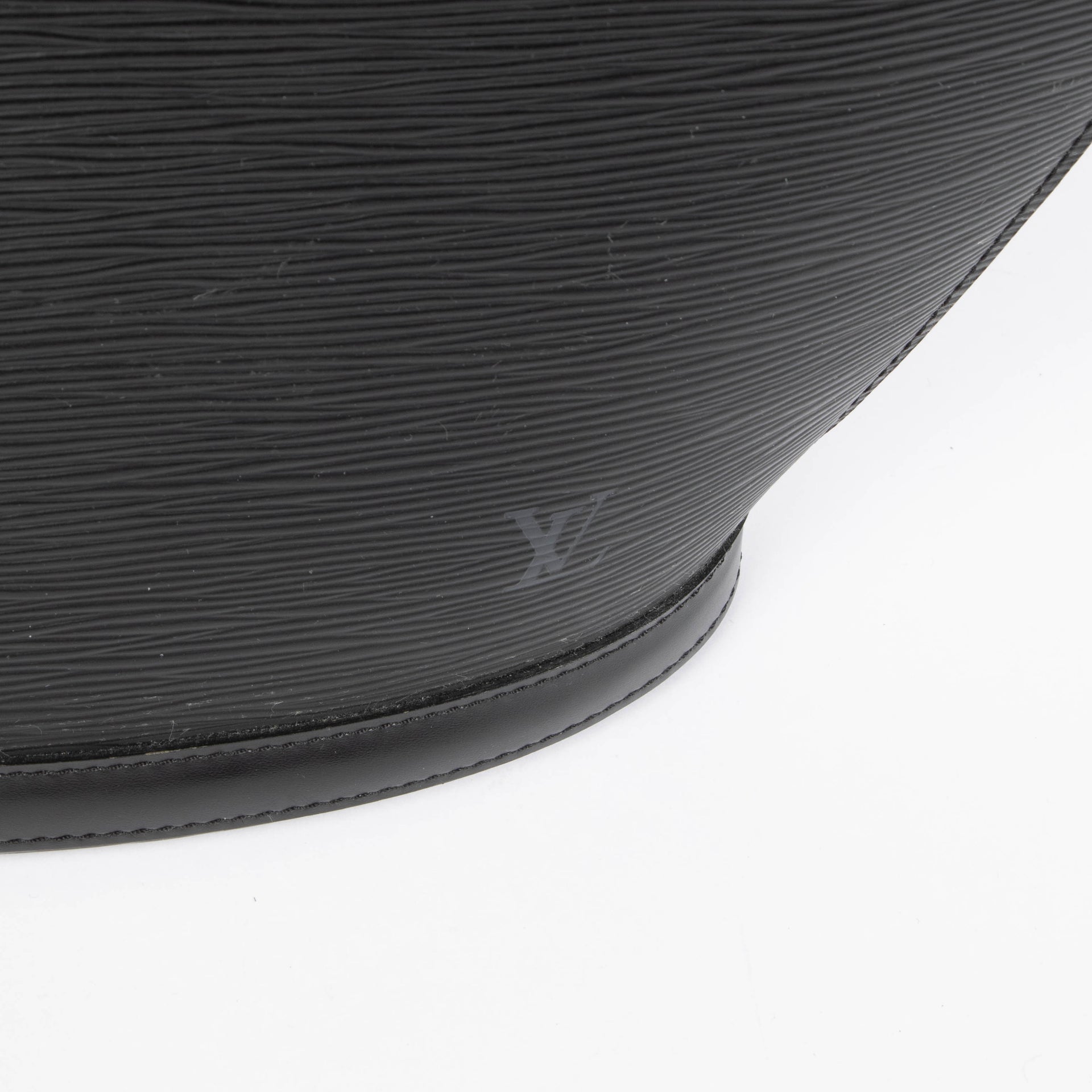 Shop the authentic Louis Vuitton Black Epi Saint Jacques PM second hand on Labellov.com