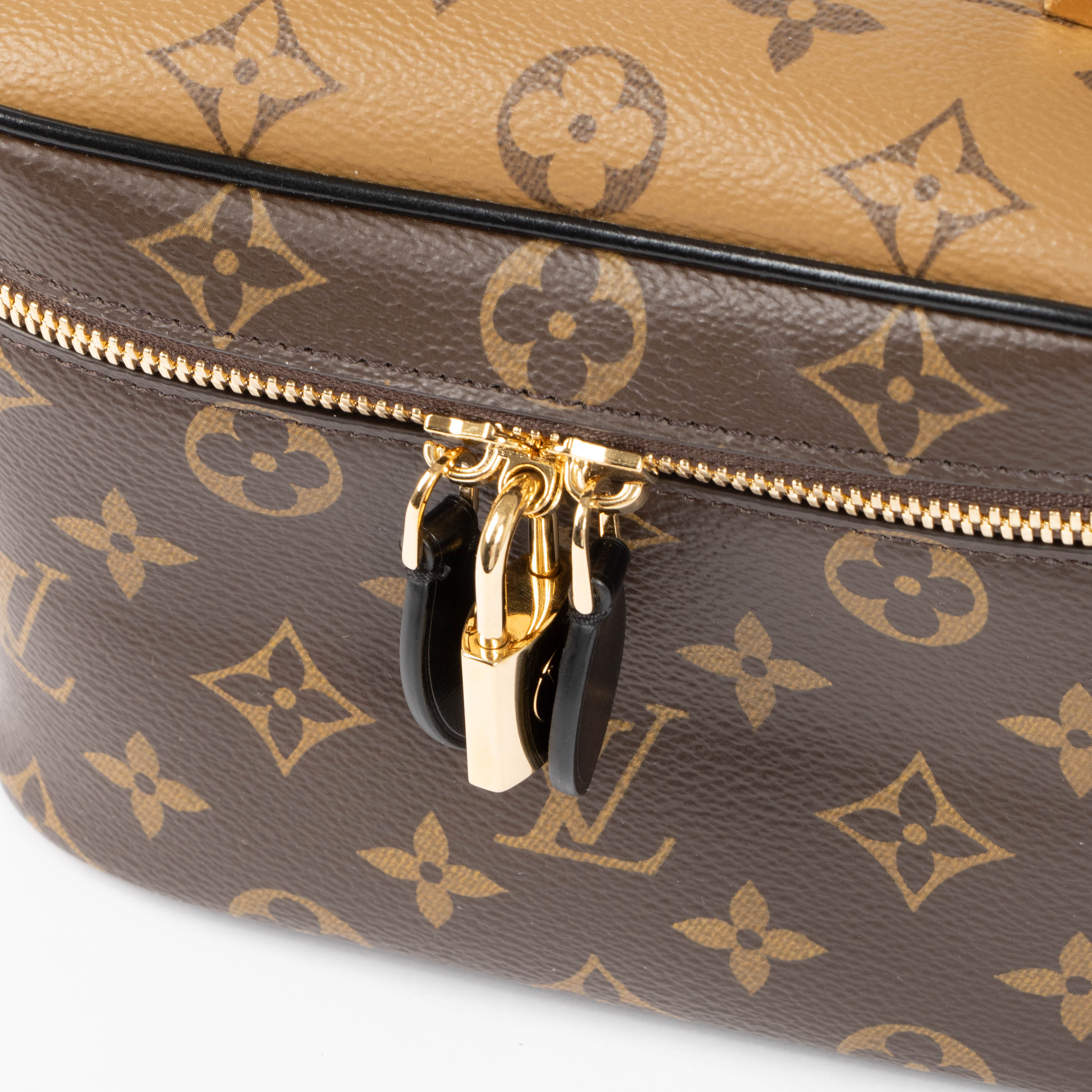 Louis Vuitton Monogram Canvas Vanity Chain Pouch PM – Labellov