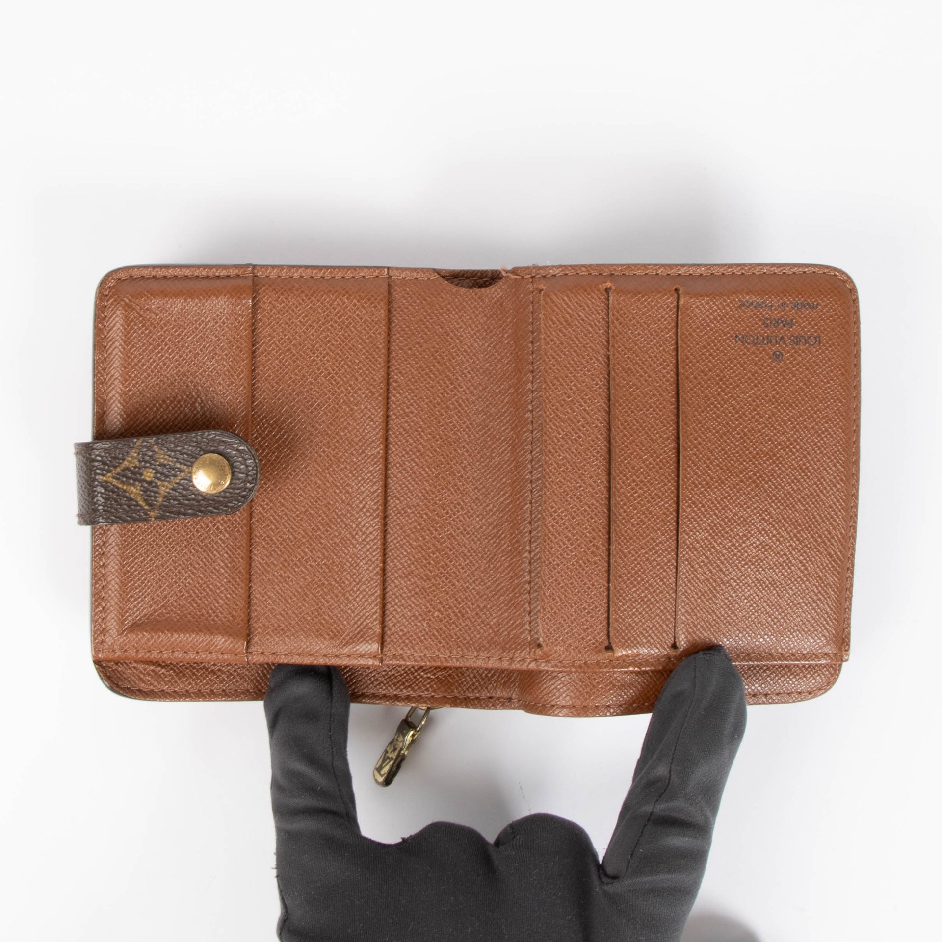 Shop this authentic louis vuitton monogram Wallet pre-loved on Labellov.com