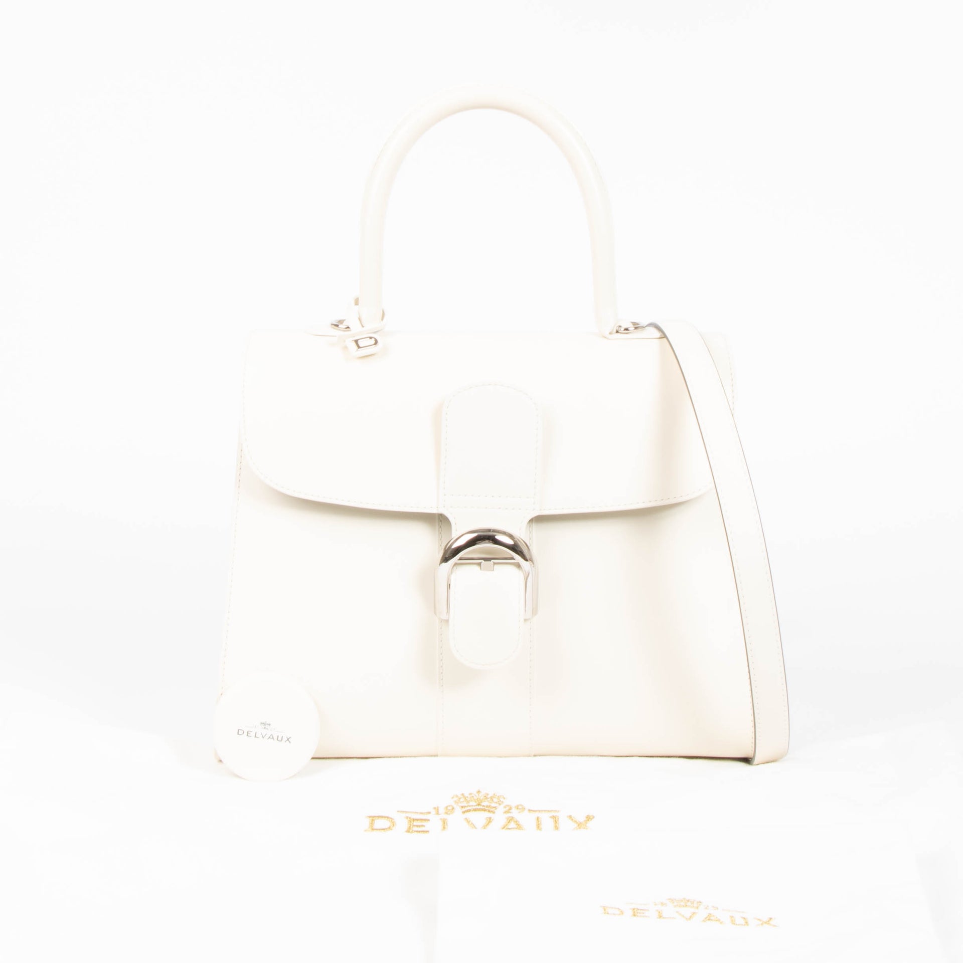 Shop this authentic delvaux white Brillant Magic MM pre-loved on Labellov.com