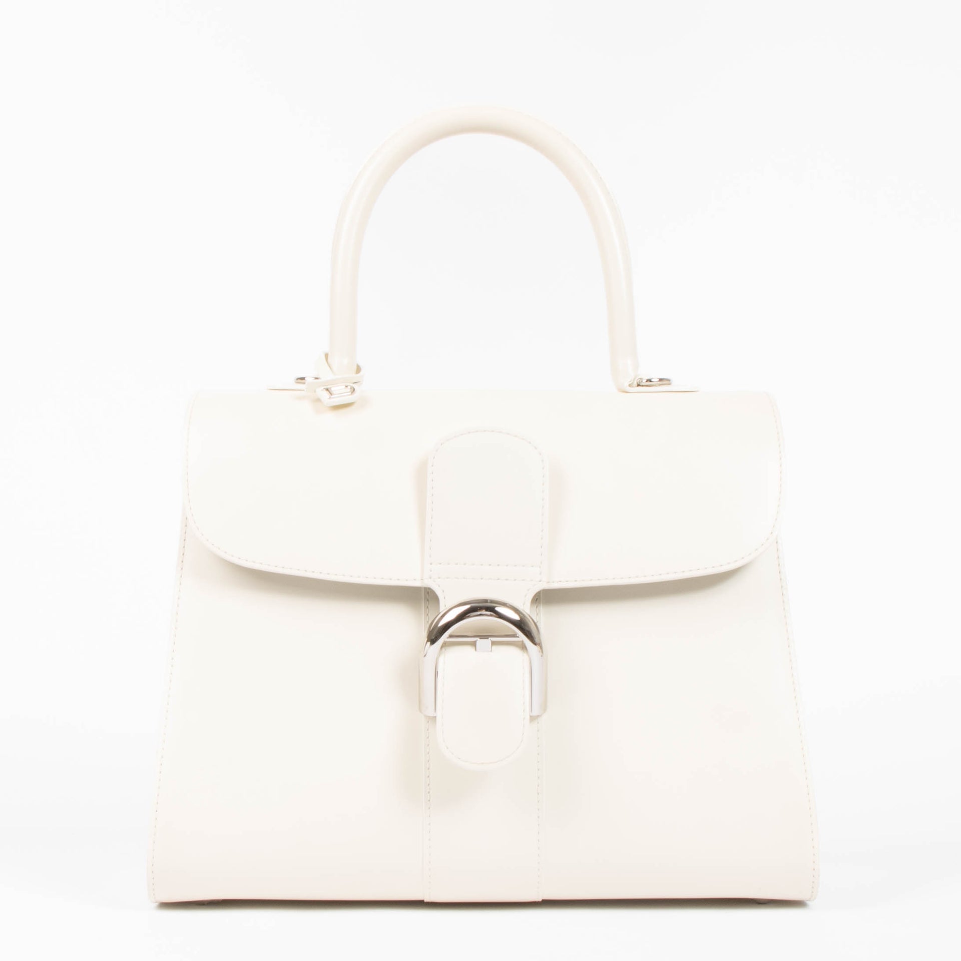 Shop this authentic delvaux white Brillant Magic MM pre-loved on Labellov.com