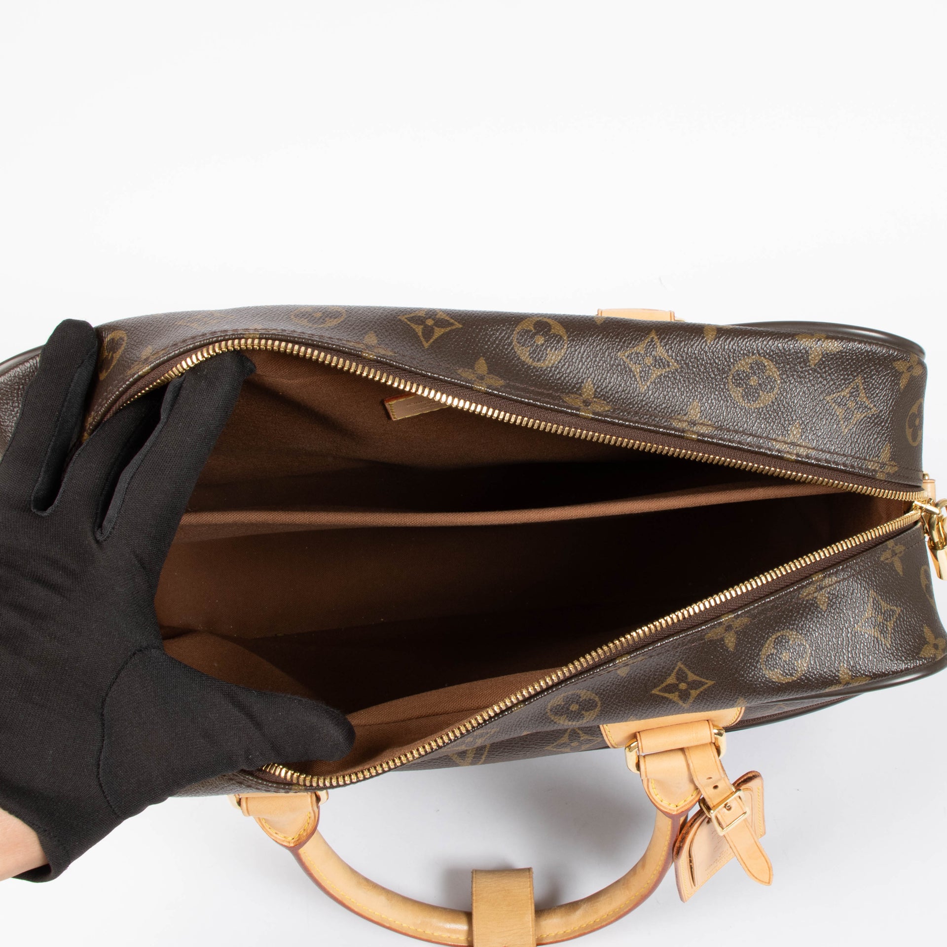 Shop the authentic Louis Vuitton Monogram Icare Laptop Bag second hand on Labellov.com