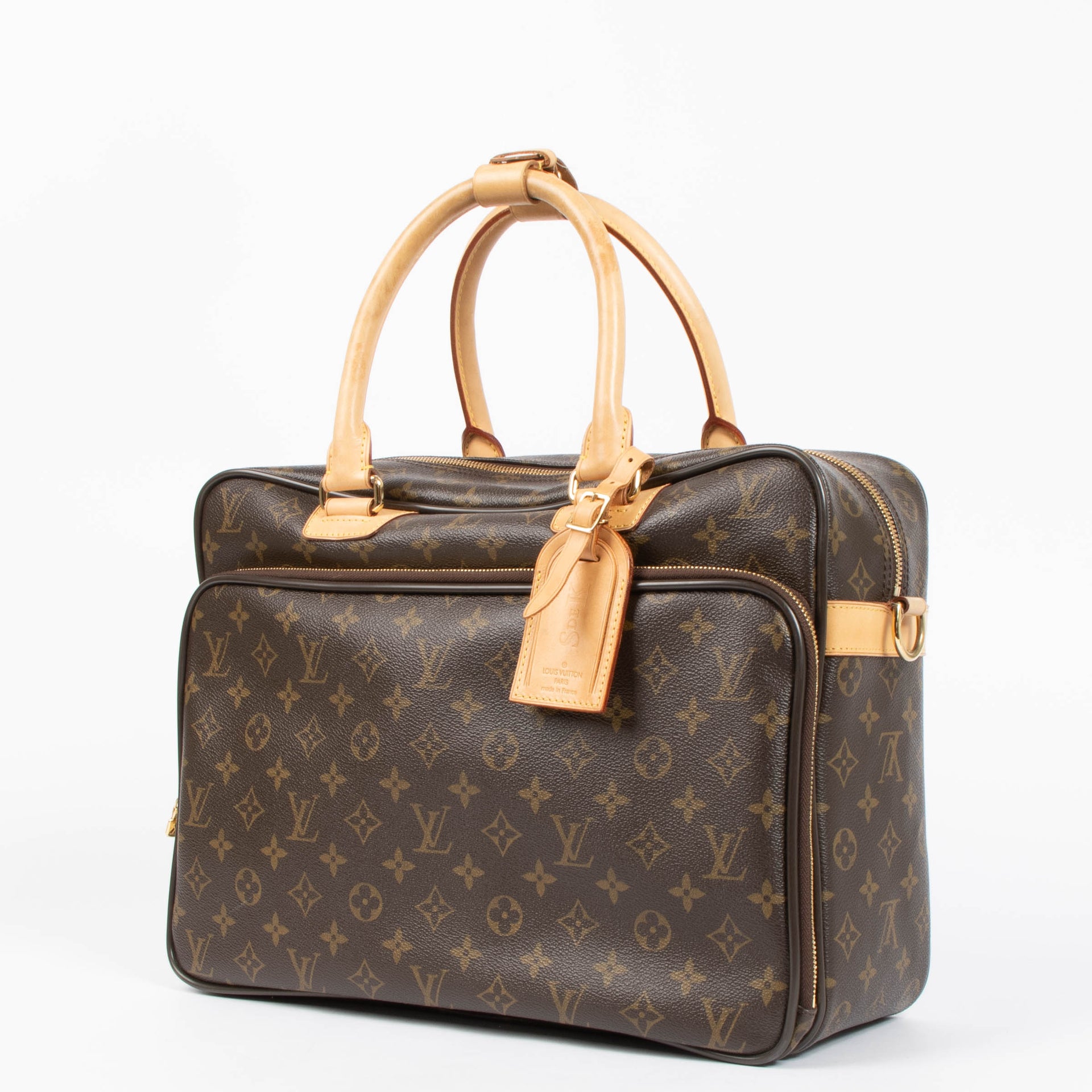 Shop the authentic Louis Vuitton Monogram Icare Laptop Bag second hand on Labellov.com