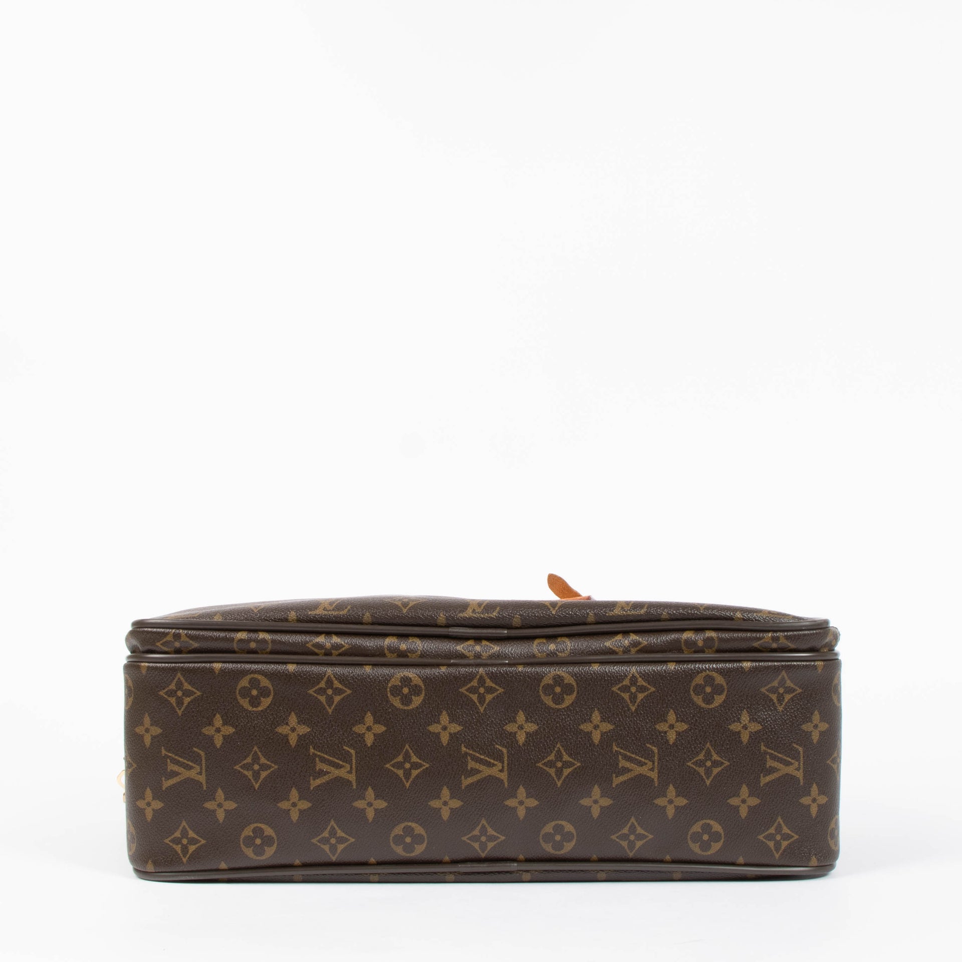 Shop the authentic Louis Vuitton Monogram Icare Laptop Bag second hand on Labellov.com