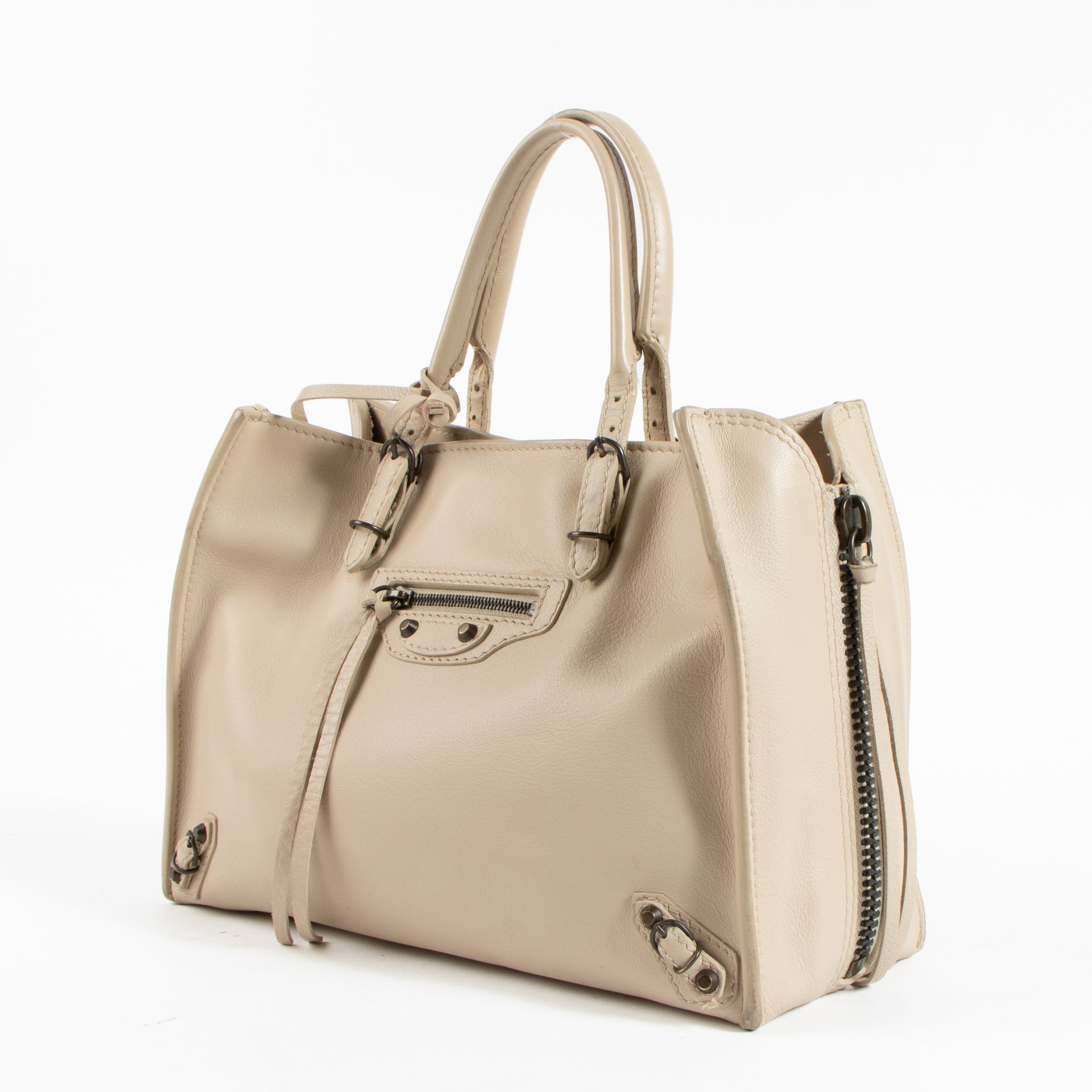 Shop the authentic Balenciaga Beige Papier A6 Bag on Labellov.com !