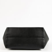 Shop the authentic Gucci Black Leather Medium Swing Bag on Labellov.com !