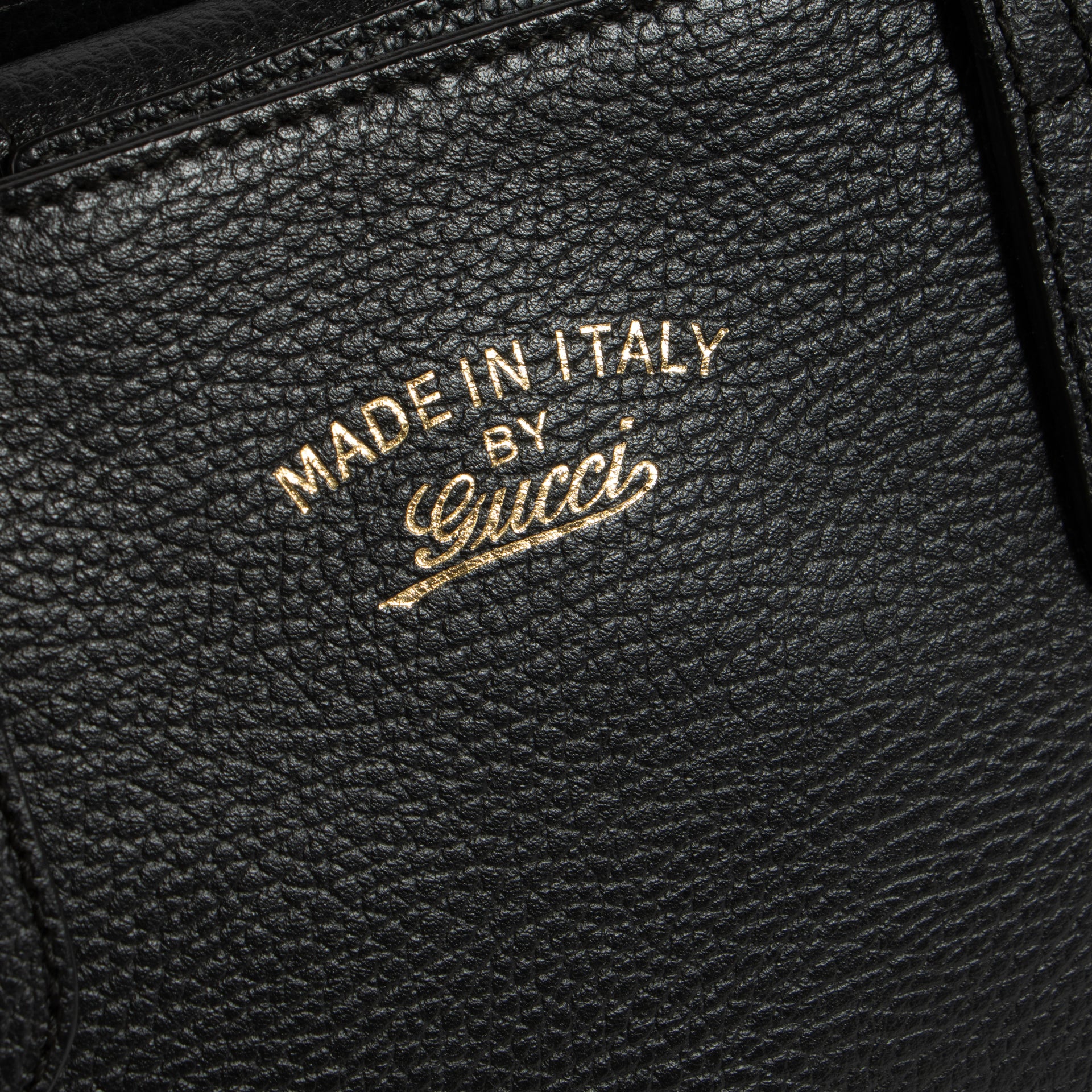 Shop the authentic Gucci Black Leather Medium Swing Bag on Labellov.com !