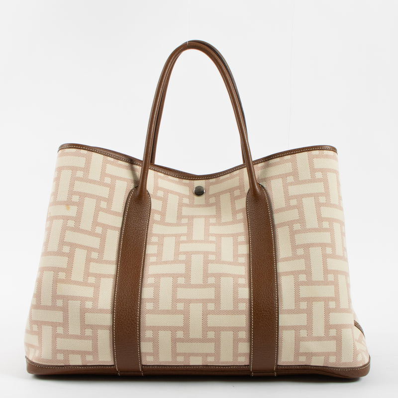 Shop the authentic Hermès Beige Toile Garden Party second hand on Labellov.com!