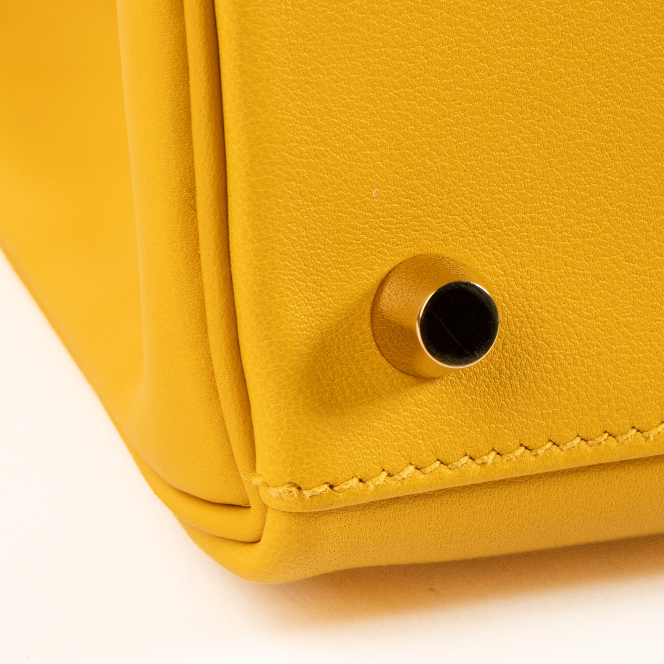 Hermès Kelly 25 Jaune Ambre Swift GHW – Labellov