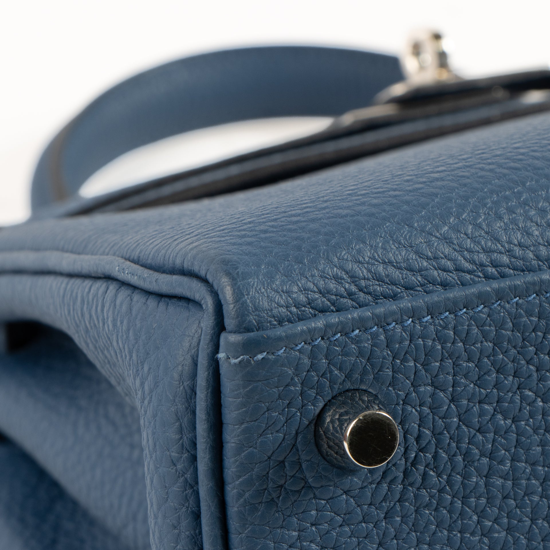 Hermès Kelly 25 Bleu Tie Togo PHW