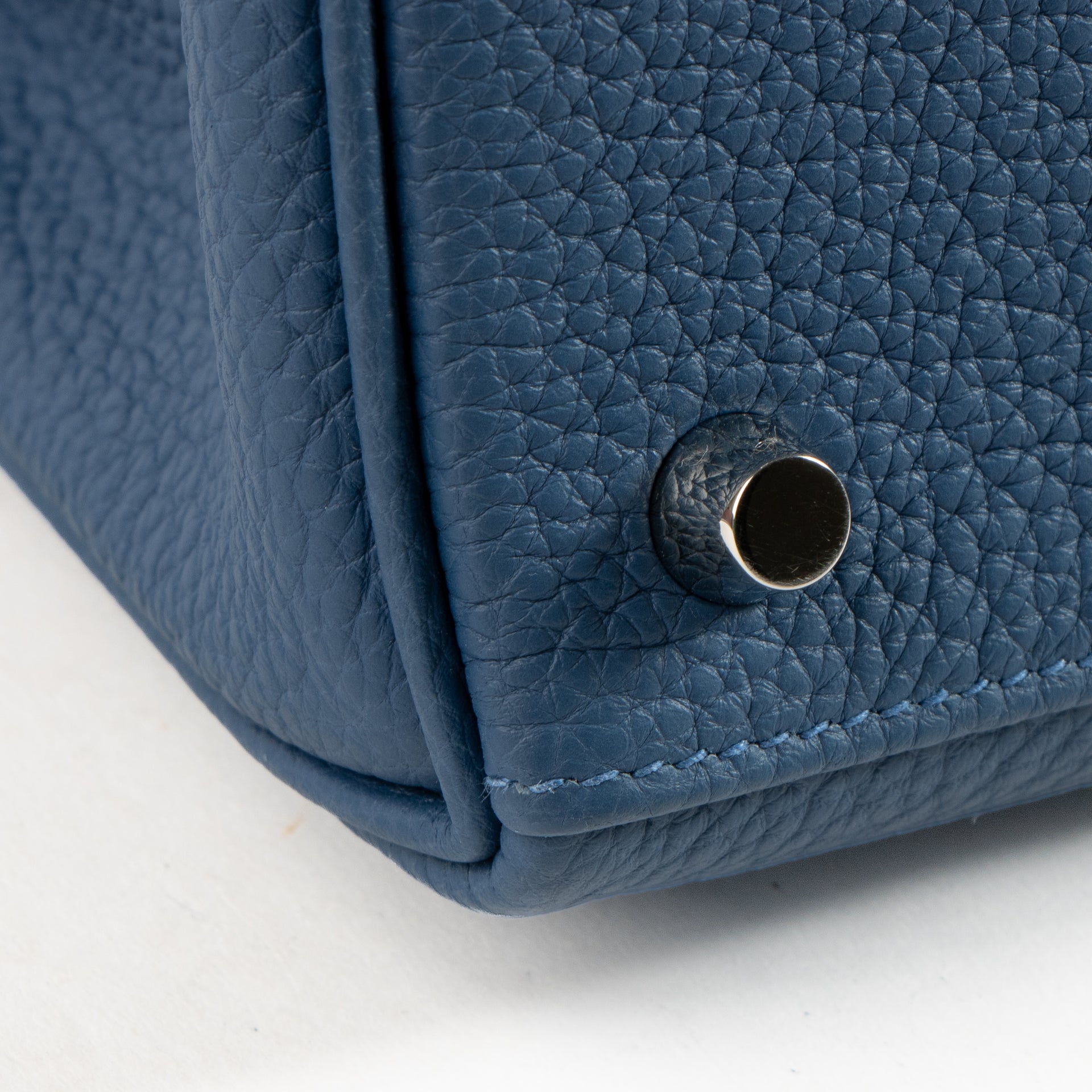 Hermès Kelly 25 Bleu Tie Togo PHW