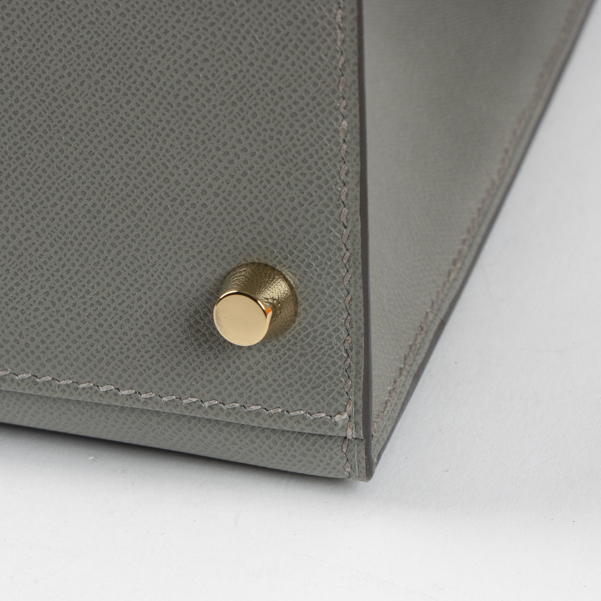 Shop this authentic Hermes Kelly 28 Gris Meyer Madame GHW pre-loved on Labellov.com