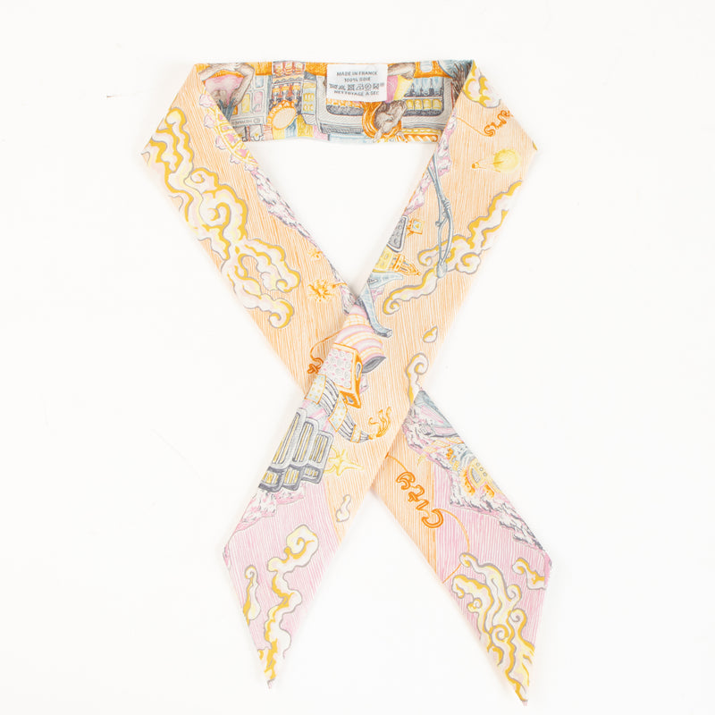 Shop the authentic Hermès Pink Silk Twilly on Labellov.com !