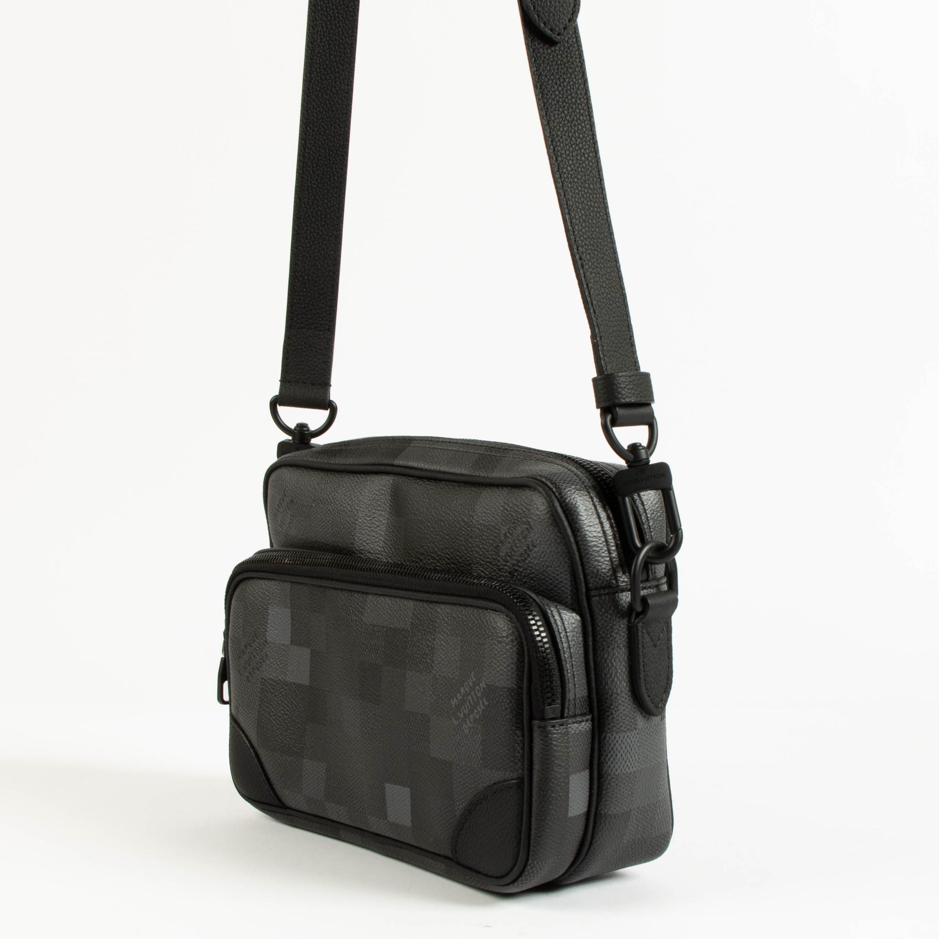 Louis Vuitton Black Damoflage Nil Messenger Bag