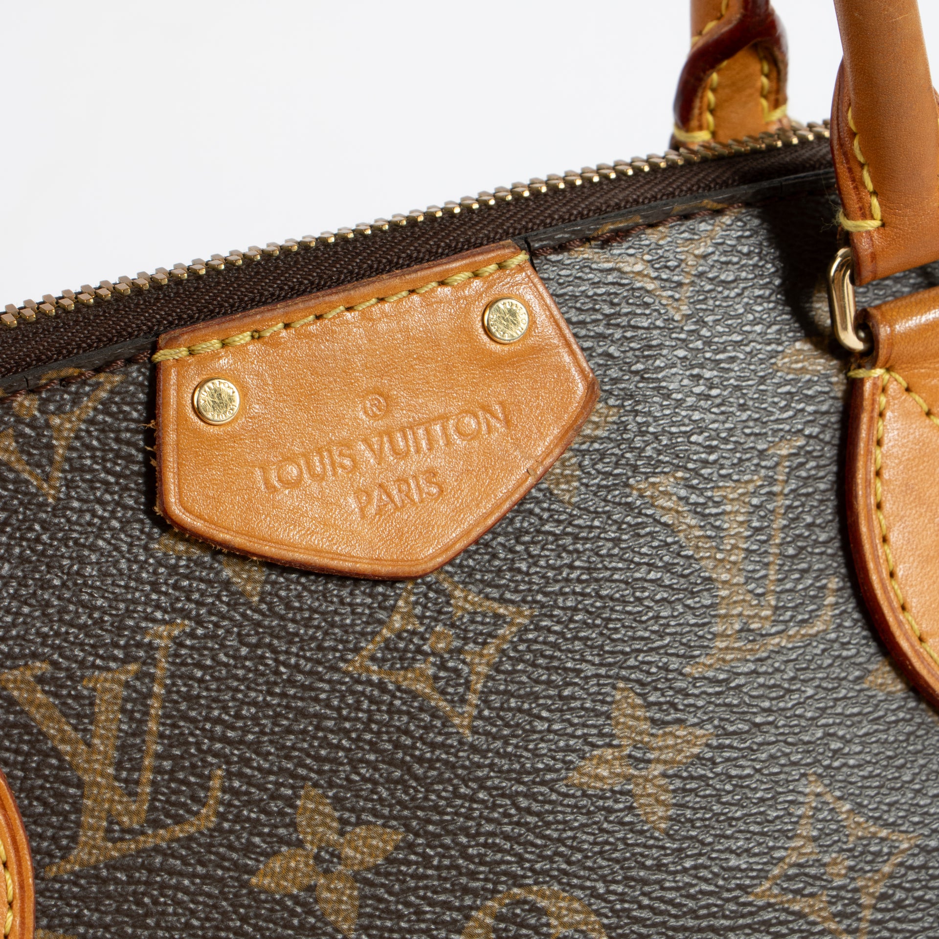 Shop the authentic Louis Vuitton Monogram Turenne MM Bag on Labellov.com !