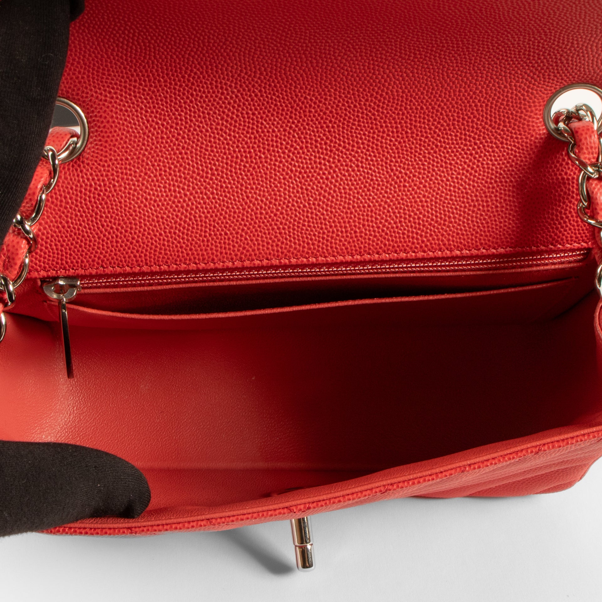 Shop the 100% authentic Chanel Coral Caviar Mini Classic Handbag second hand on Labellov.com!
