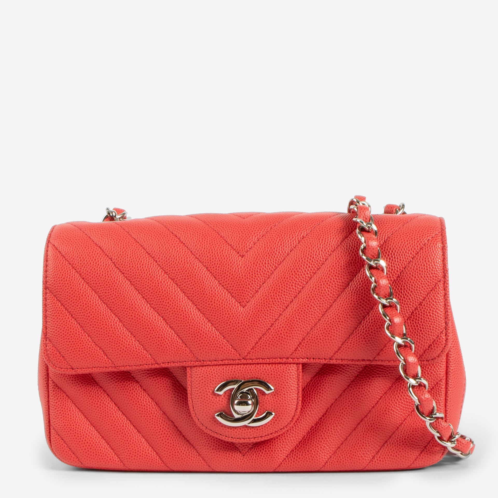 Shop the 100% authentic Chanel Coral Caviar Mini Classic Handbag second hand on Labellov.com!