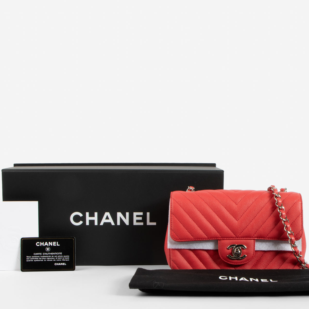 Shop the 100% authentic Chanel Coral Caviar Mini Classic Handbag second hand on Labellov.com!