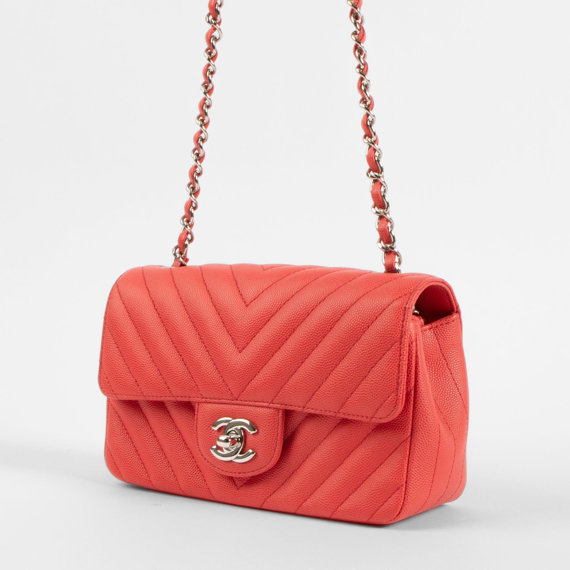 Shop the 100% authentic Chanel Coral Caviar Mini Classic Handbag second hand on Labellov.com!