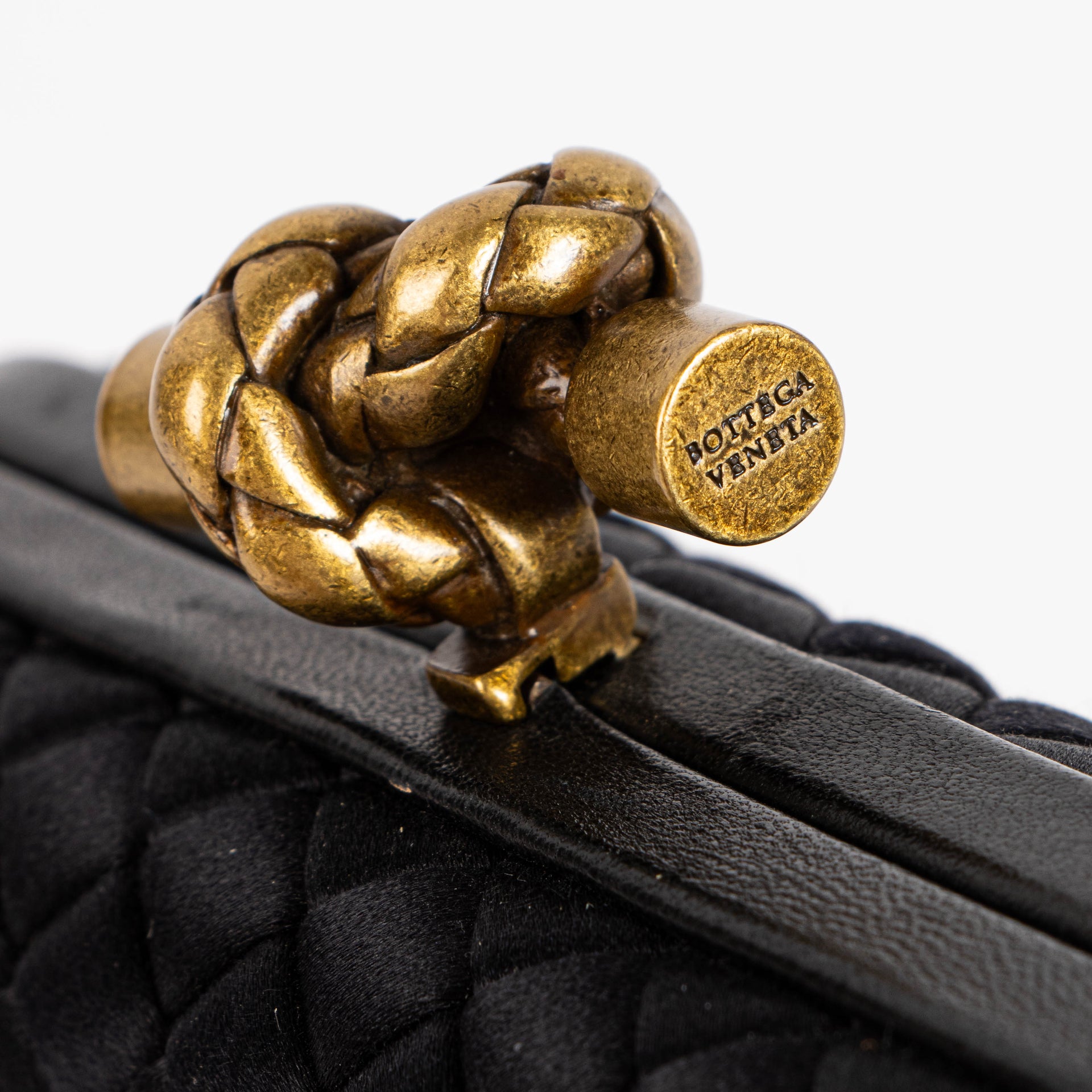 Pochette Bottega Veneta en forme de nœud noire
