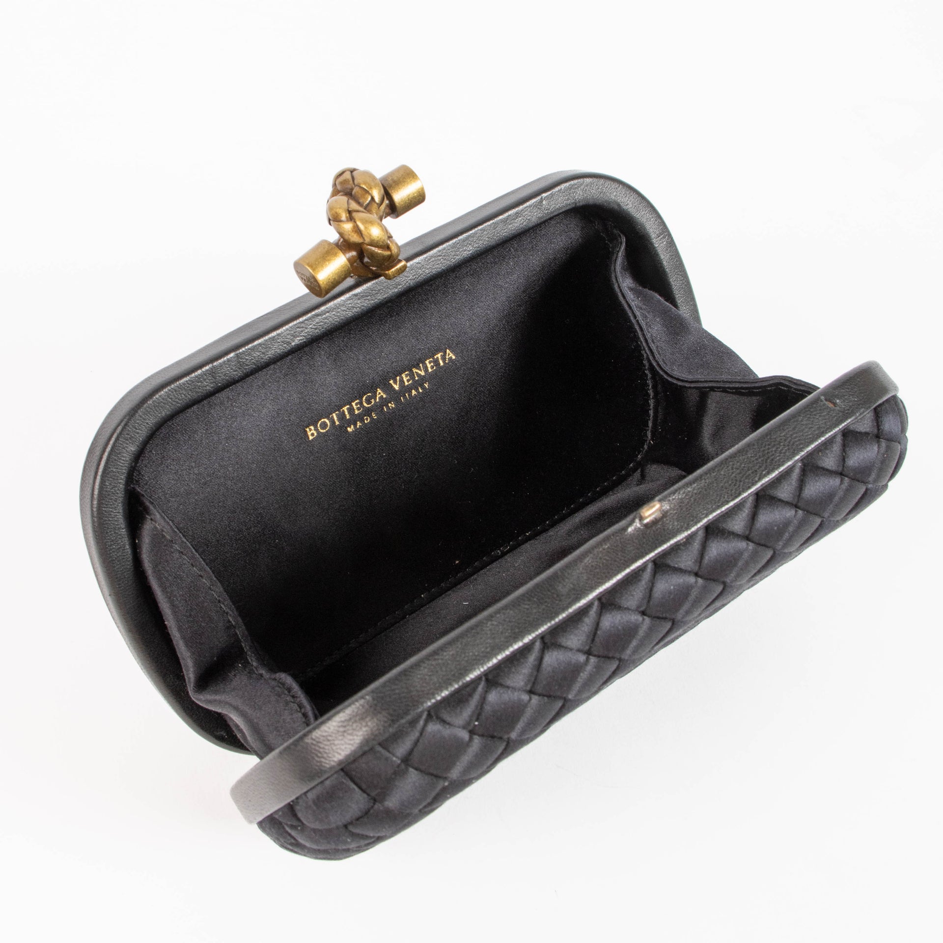 Pochette Bottega Veneta en forme de nœud noire