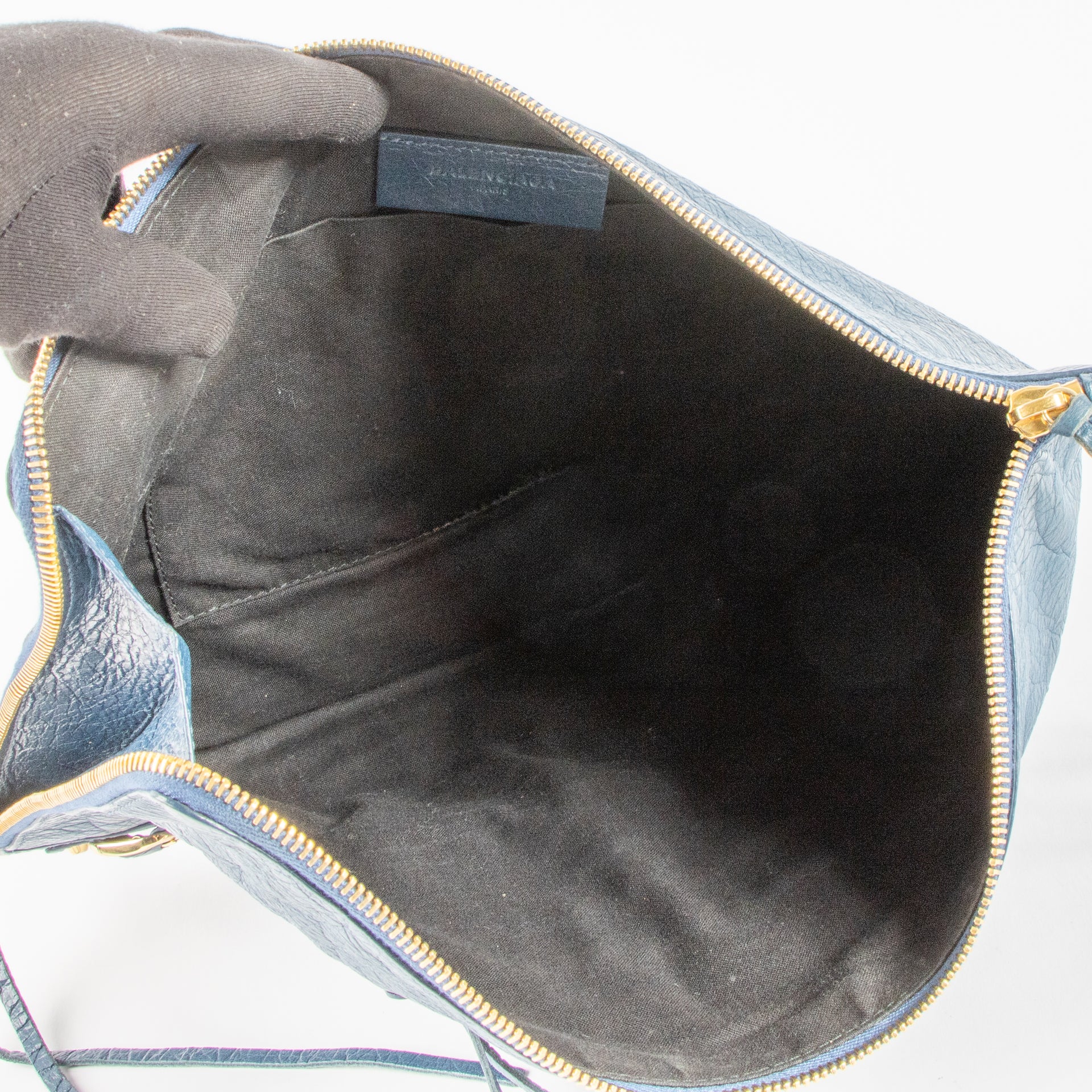 Shop the authentic Balenciaga Blue City Clutch second hand on Labellov.com!