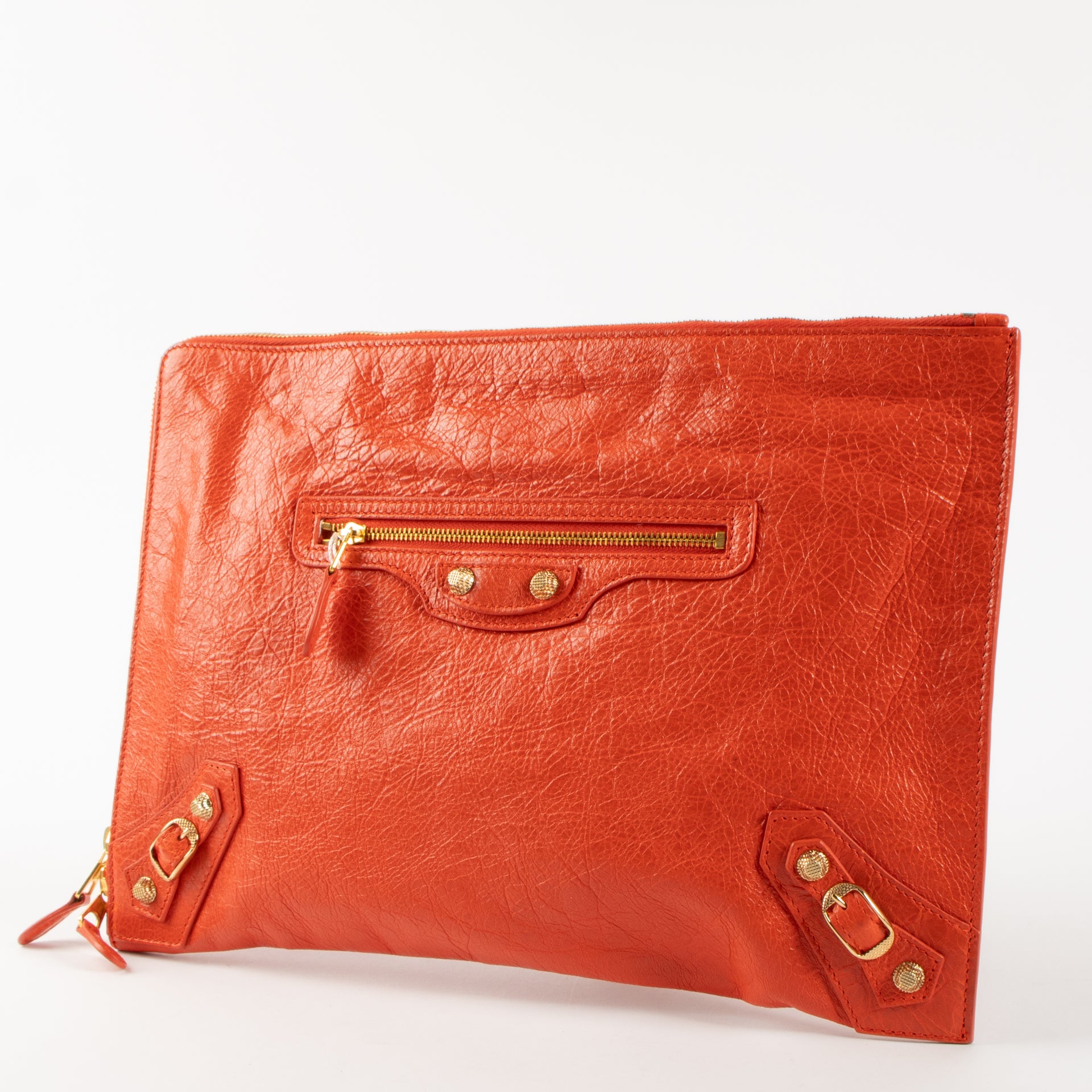 Shop the authentic Balenciaga Red Clutch second hand on Labellov.com!