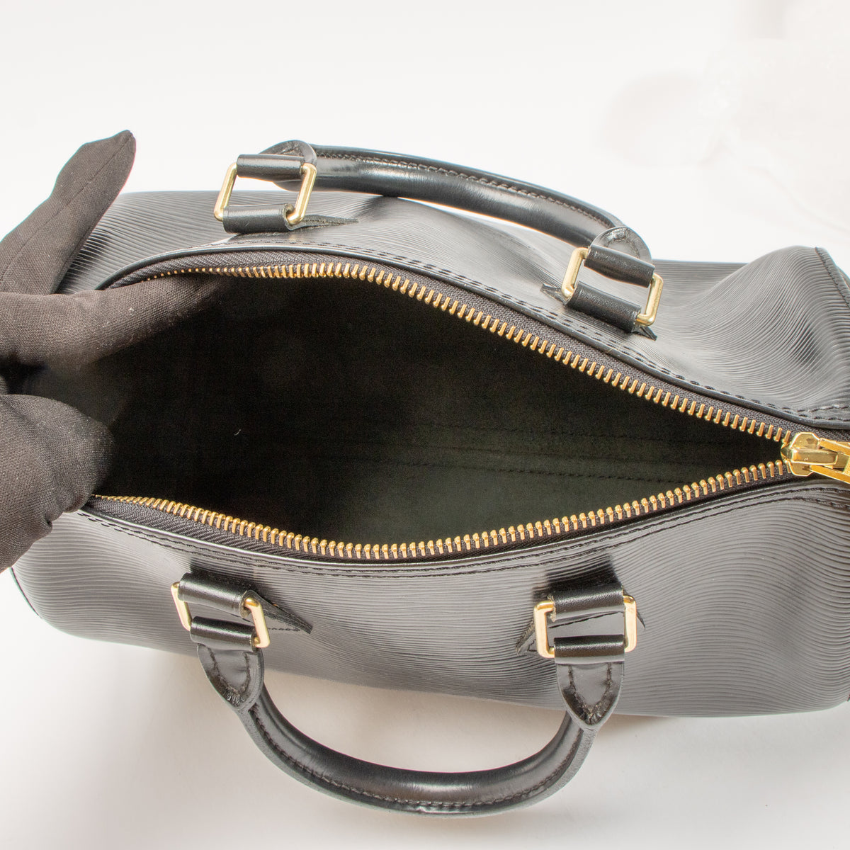 Louis Vuitton Black Epi Speedy 25