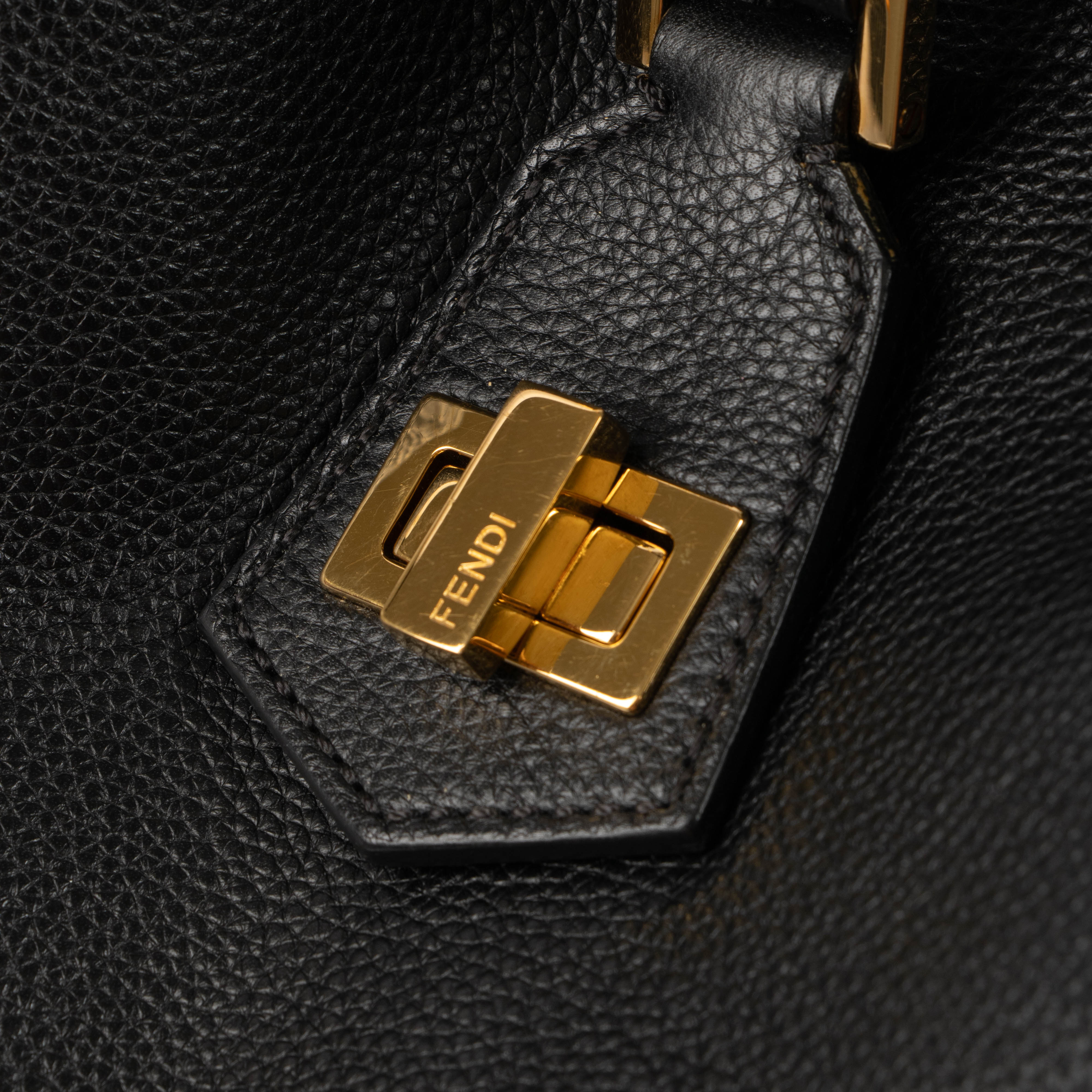 Fendi Black Leather Turnlock Hobo bag – Labellov