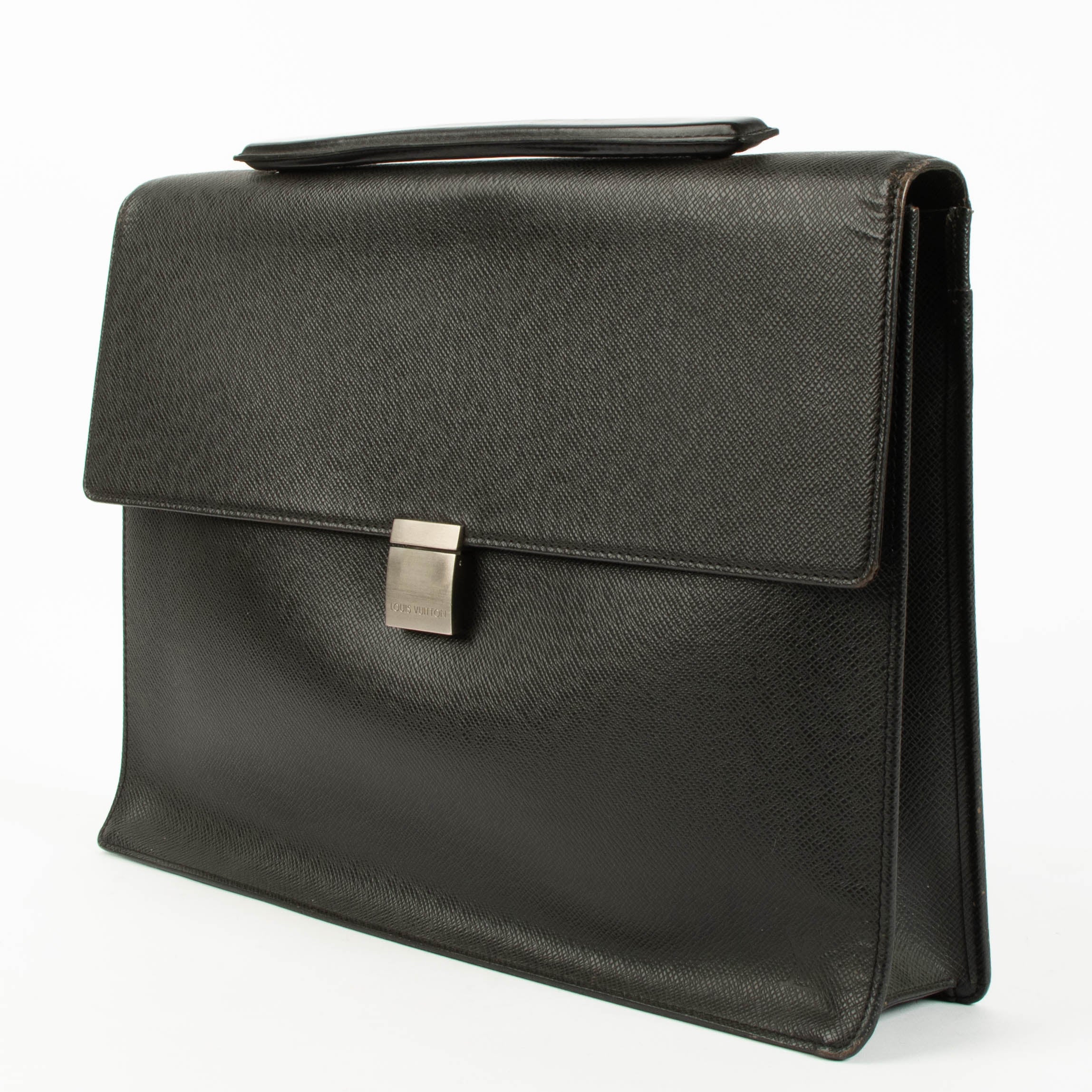 Louis Vuitton Taiga Selenga Briefcase – Labellov