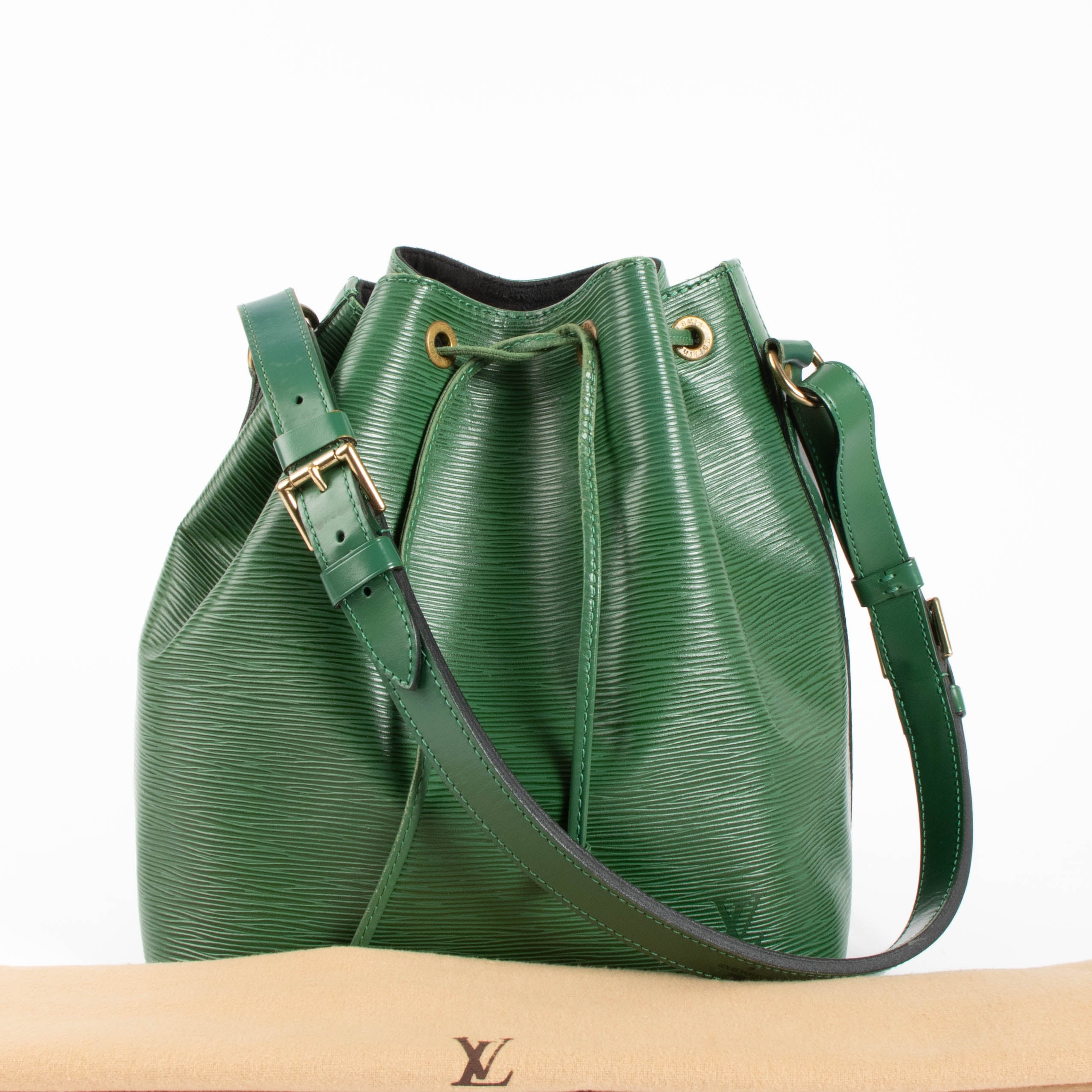 Louis Vuitton Borneo Green Epi Noé PM – Labellov