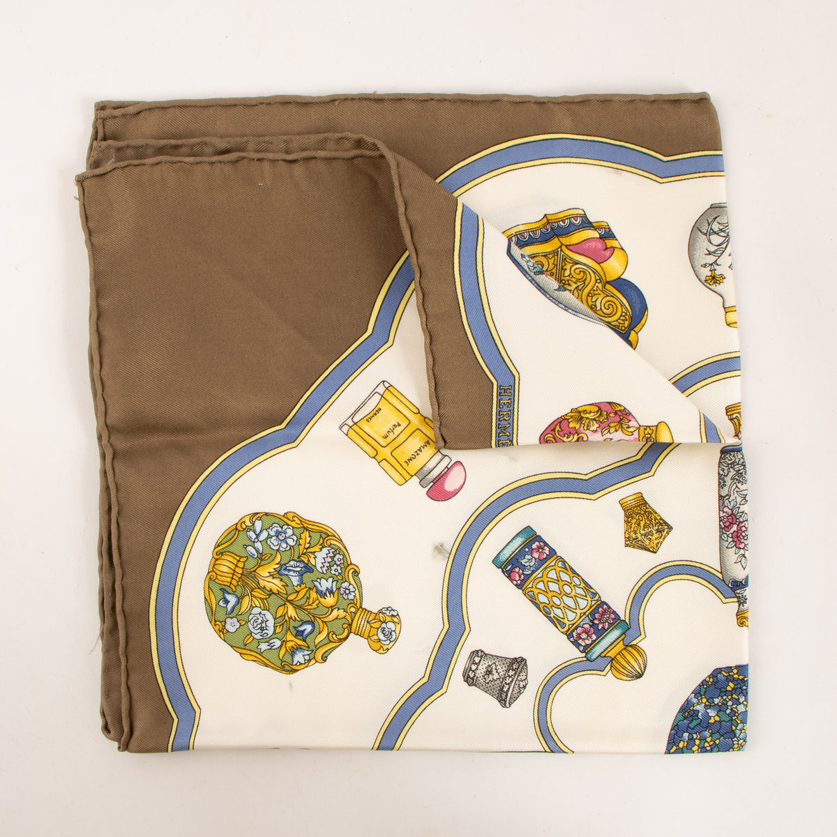 Hermes Beige Silk Qu'importe le Flacon Gavroche 45 Scarf