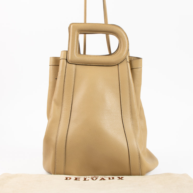 Shop the authentic Delvaux Beige Punch Bag on Labellov.com !