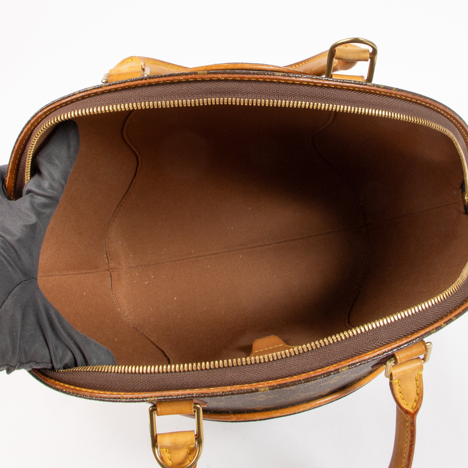 Shop the authentic Louis Vuitton Monogram Canvas Ellipse Bag on Labellov.com !