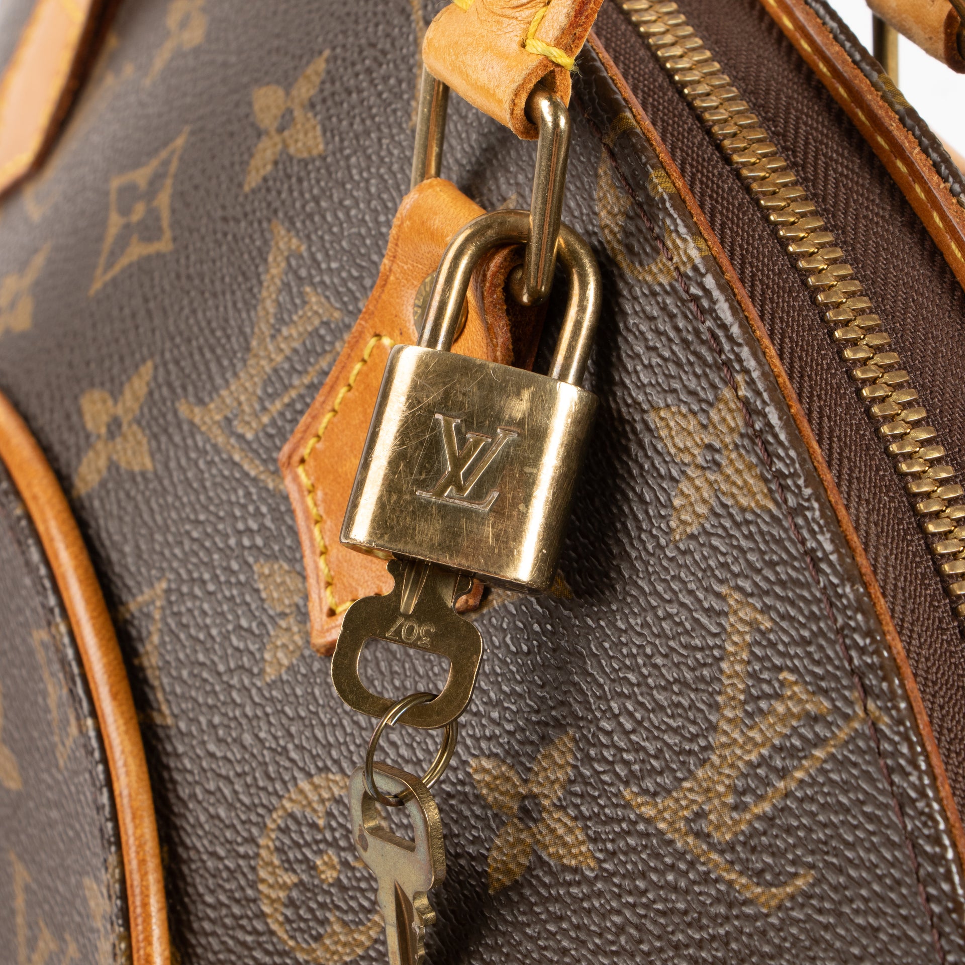 Shop the authentic Louis Vuitton Monogram Canvas Ellipse Bag on Labellov.com !
