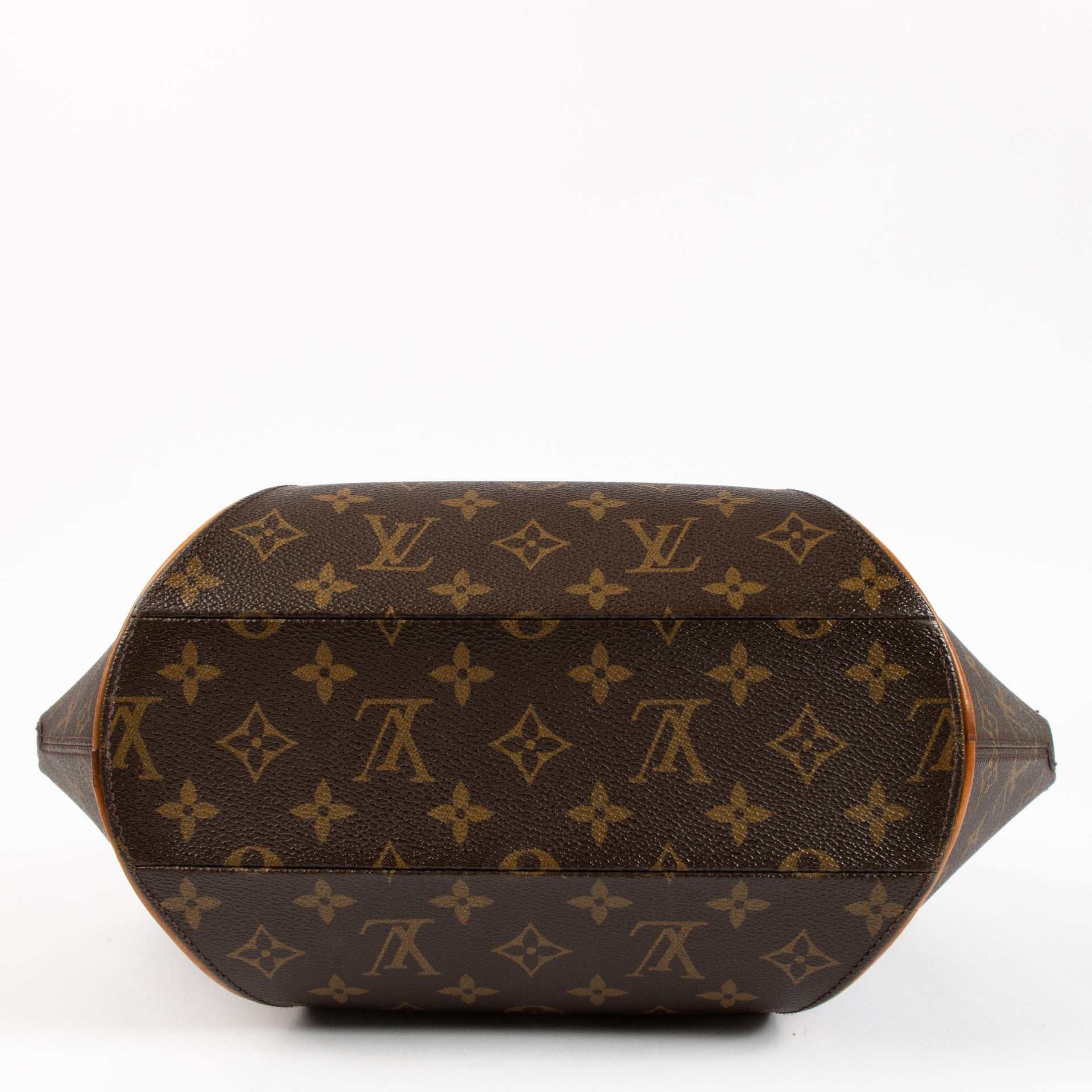 Shop the authentic Louis Vuitton Monogram Canvas Ellipse Bag on Labellov.com !